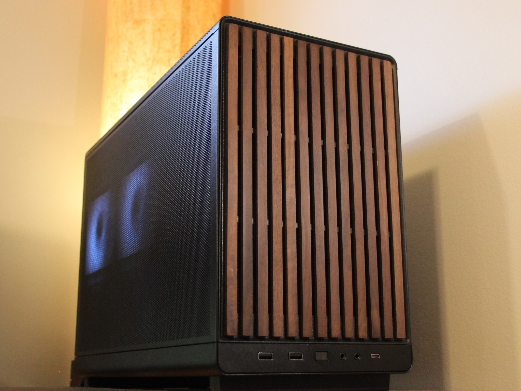 Compact + Classy 7900xt Gaming PC
