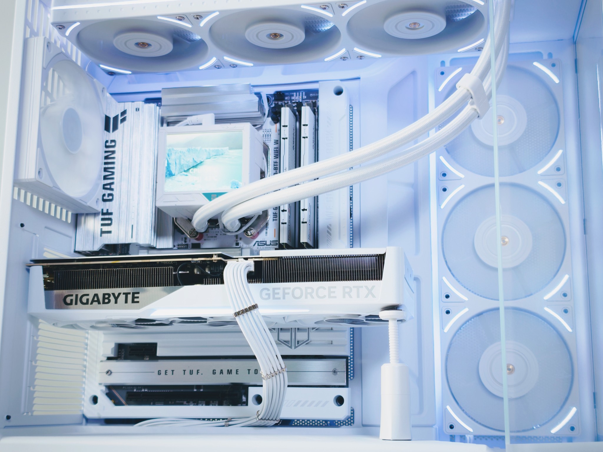❄️🥶Cryo V1❄NVIDIA RTX 5070 Ti  16GB❄AMD Ryzen 7 9800X3D❄32GB DDR5❄2TB NVME