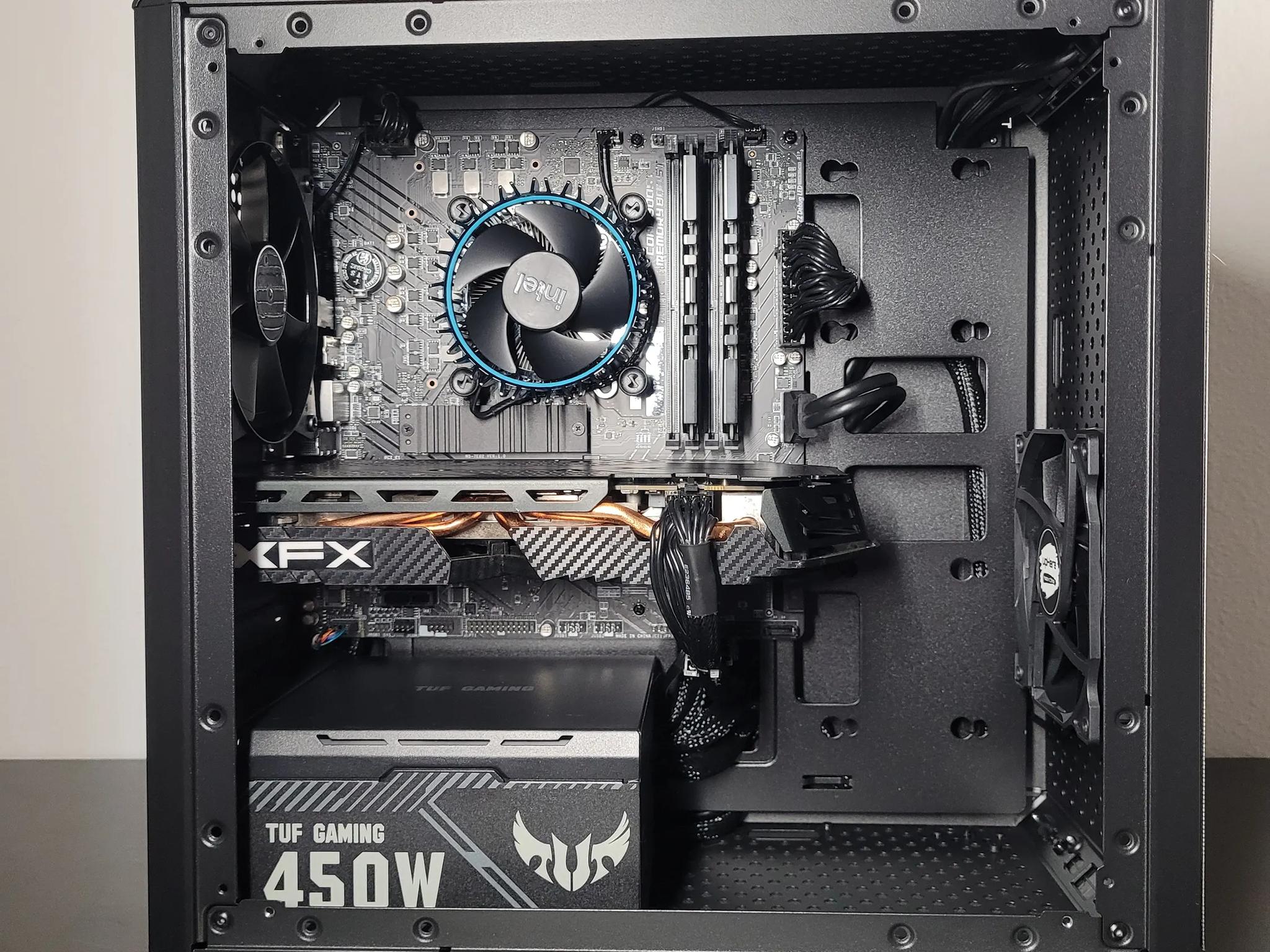 Cubed // Intel i3 14100f // RX 580 8GB // 16GB DDR4 // 1TB NVME (90% NEW)