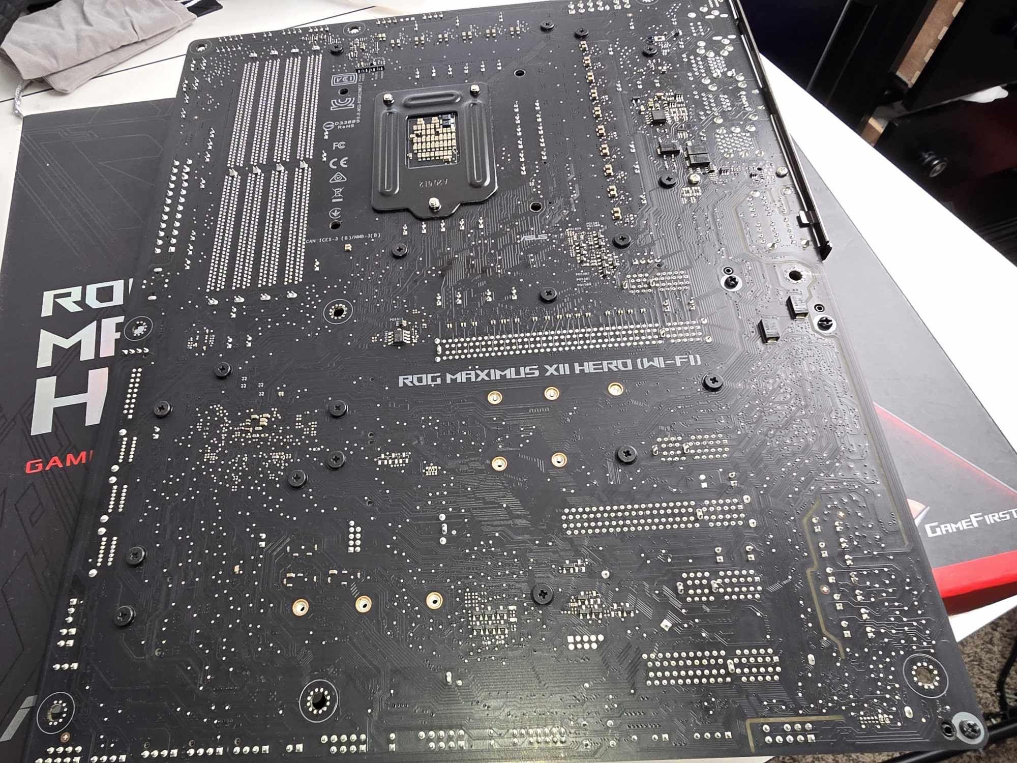 Asus ROG Maximus XII Hero (Wi-Fi) Z490 LGA 1200 ATX Motherboard Intel