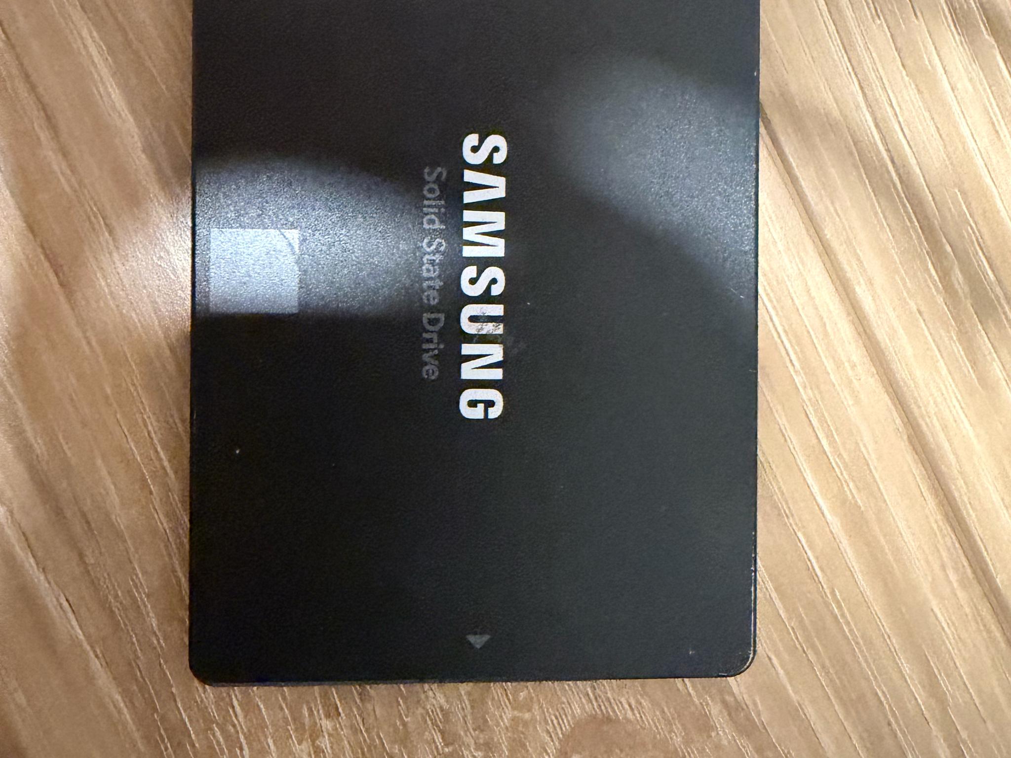 Samsung 860 Evo 1tb Sata SSD With Windows 10 pro activated
