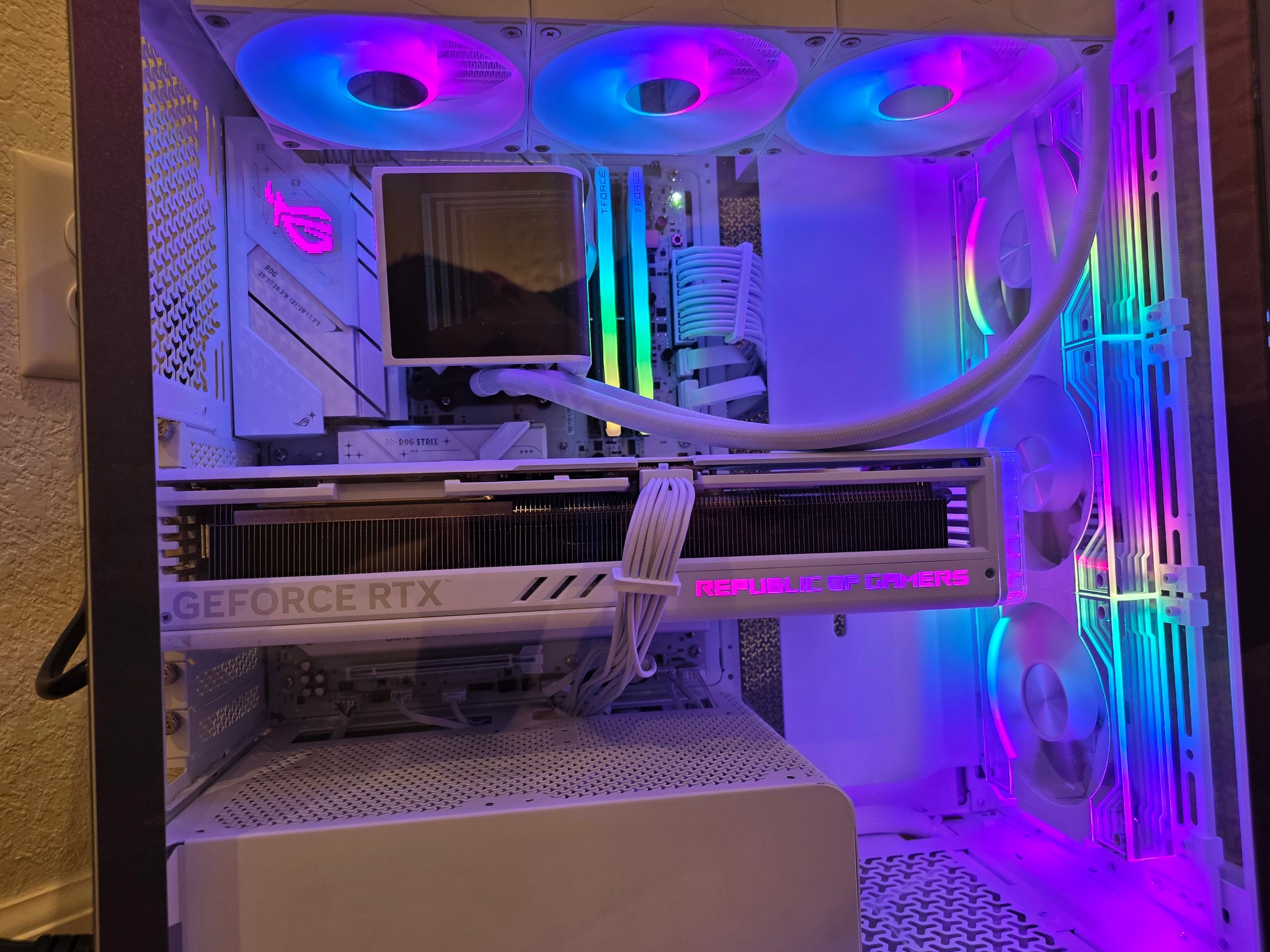 Corsair 4000D Vault Series Build! 7800X3D | RTX 4080 Super | 32GB DDR5 | 4TB NVME