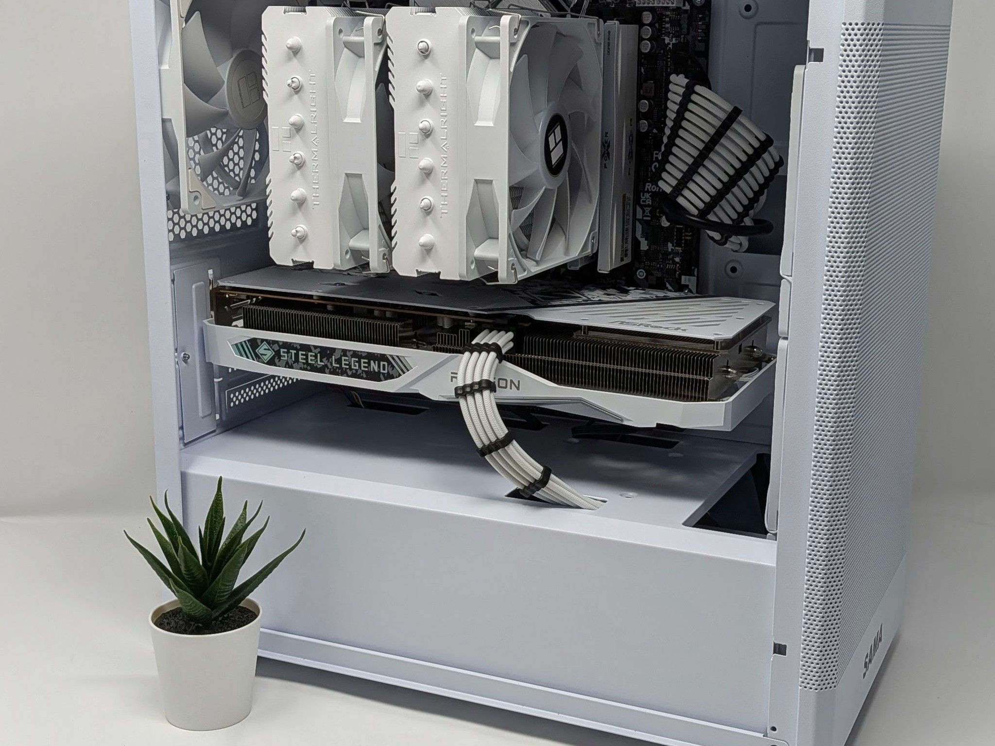 Silent Night | Intel i5-14400F | RX 7600 | 32gb RAM DDR 5 | Silicon Power UD 90 1TB M.2