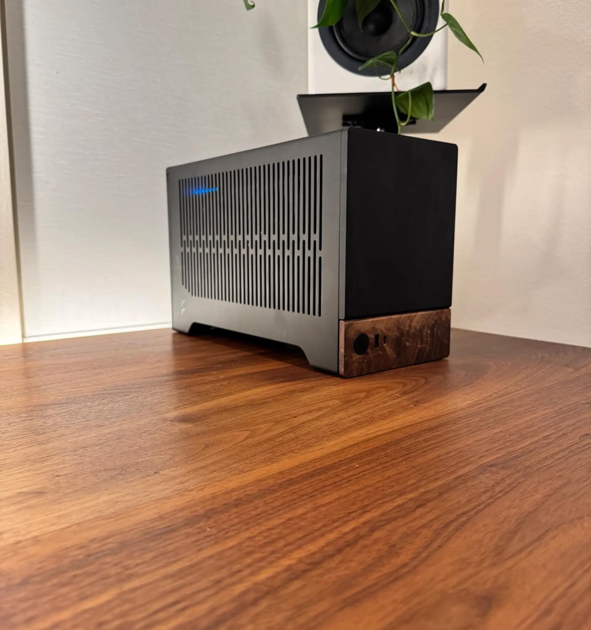 GIGABYTE GeForce RTX 5070 EAGLE OC SFF 12G