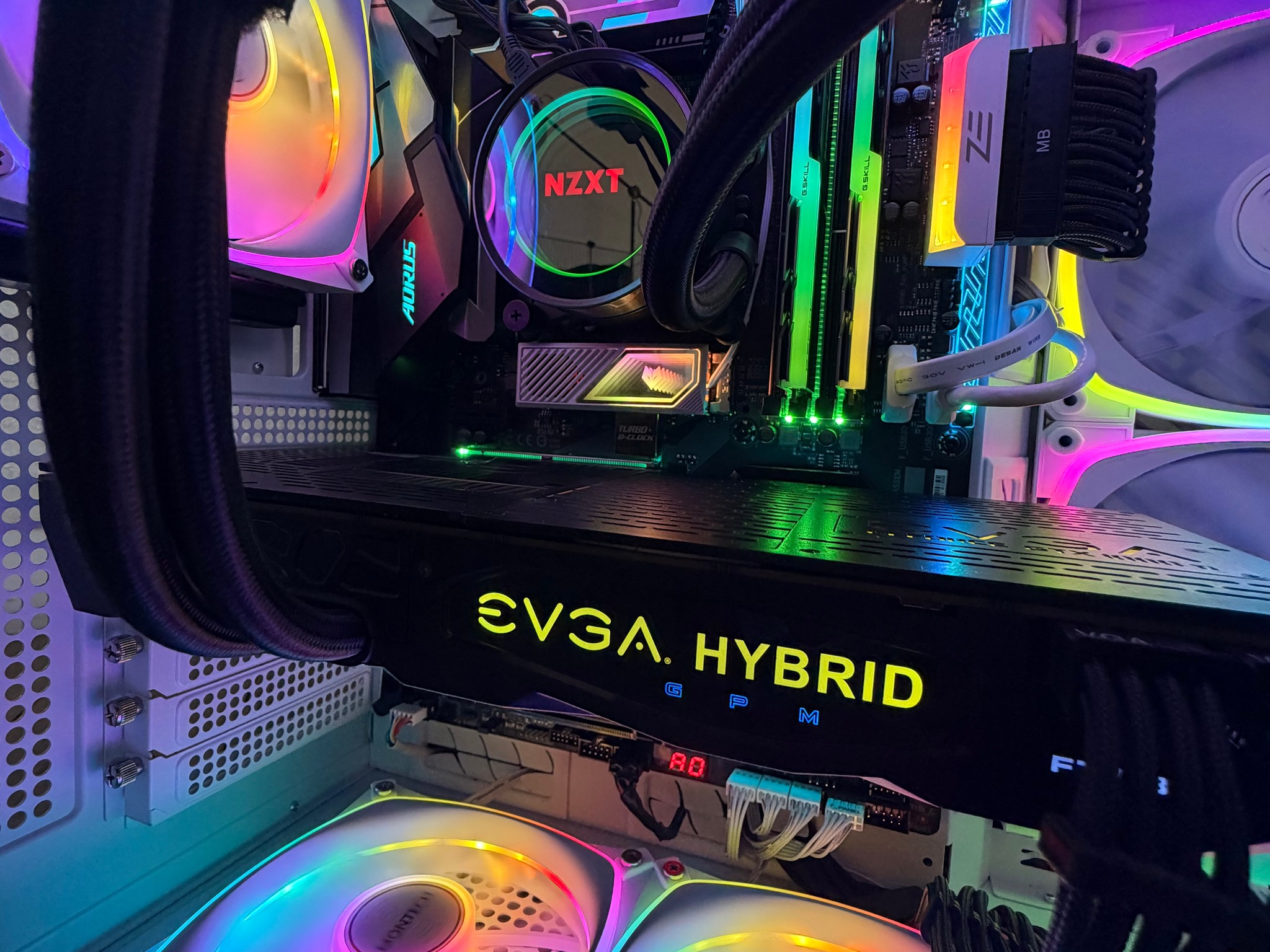 GTX 1080 Ti HYBRID + i7-9700K + 16gb RAM + 1TB SSD NVME | Gaming