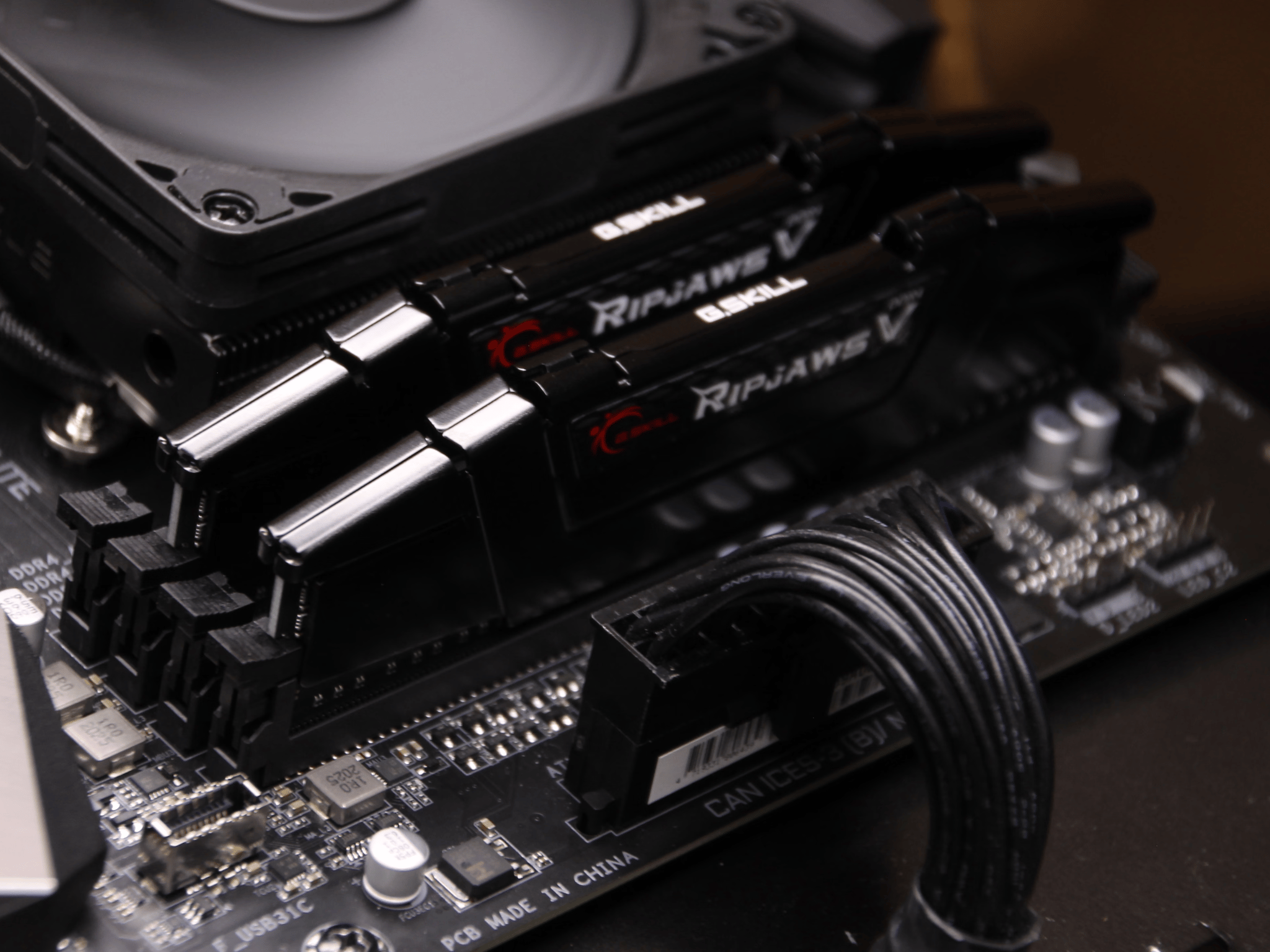 G.Skill Ripjaws V 32GB (2x16GB) DDR4-3200 CL16 Memory