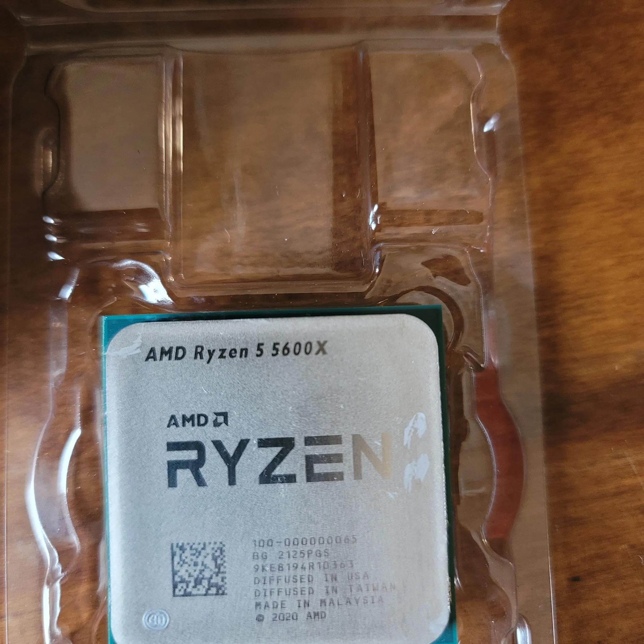 AMD - Ryzen 5 5600X 4th Gen 6-core, 12-threads Unlocked Desktop Processor With Wraith Stealth Cooler
