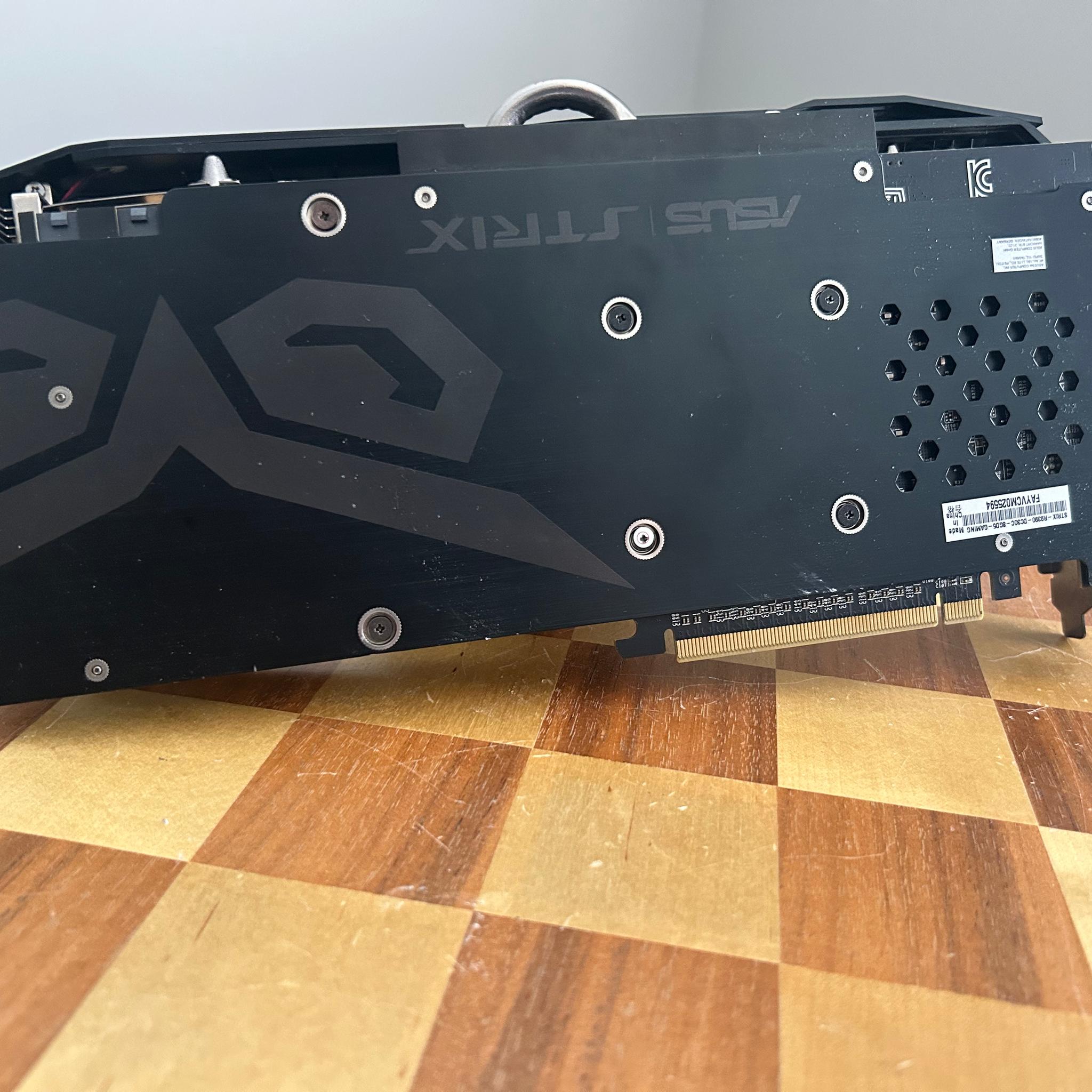 Asus Strix R9 390 Graphics Card