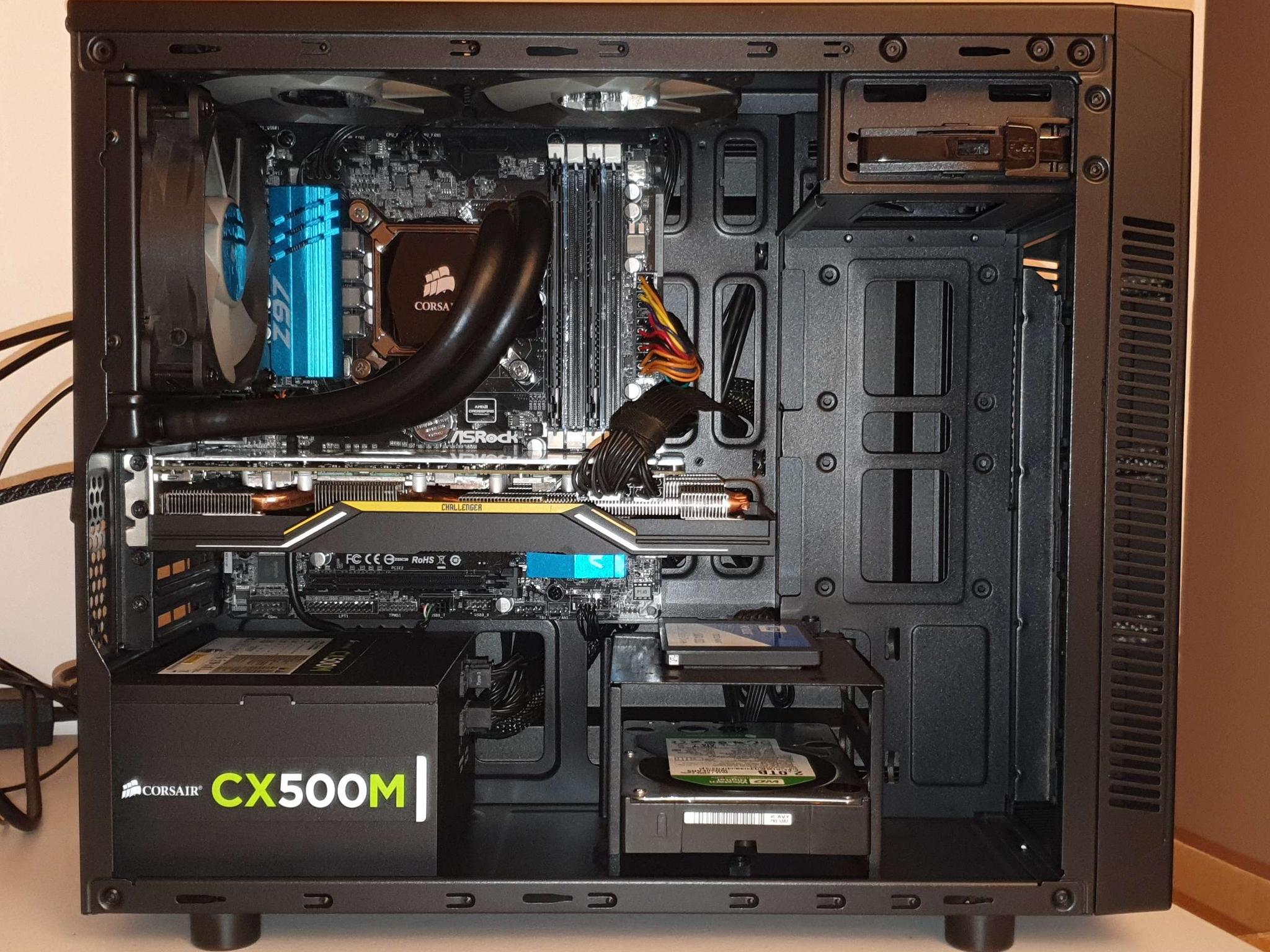 GAMING PC - CORE i5 / RX 5700 XT / 16GB RAM / 1TB SSD / LIQUID COOLED
