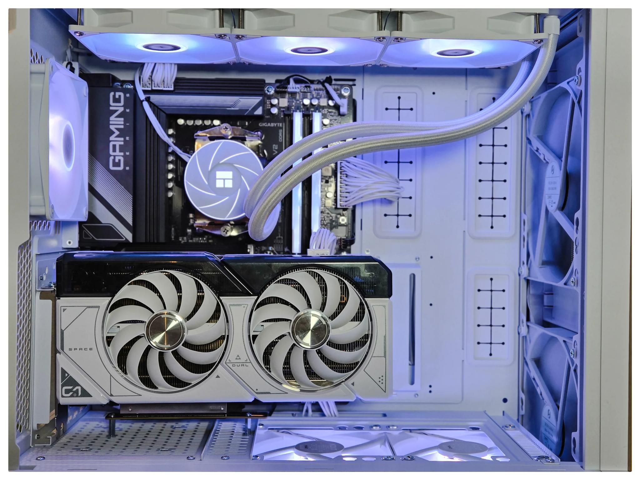 RTX 4070 | Ryzen 7 7700 | Wi-Fi | White Gaming PC