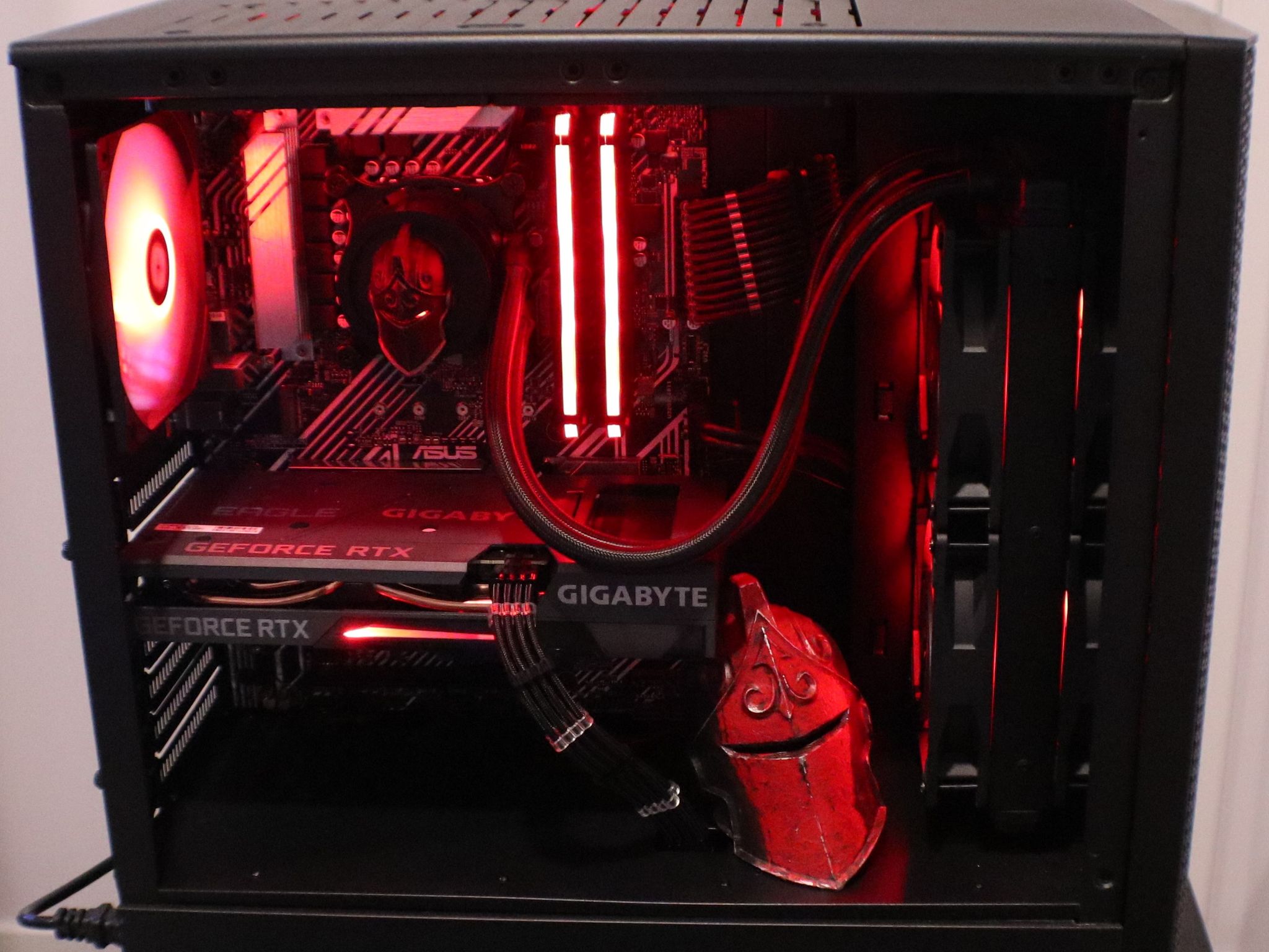 Red Knight Custom Gaming-PC RTX 3060 Ti/32GB Ram/i7 (Fortnite Themed Build) -Streamer Starter Pack!