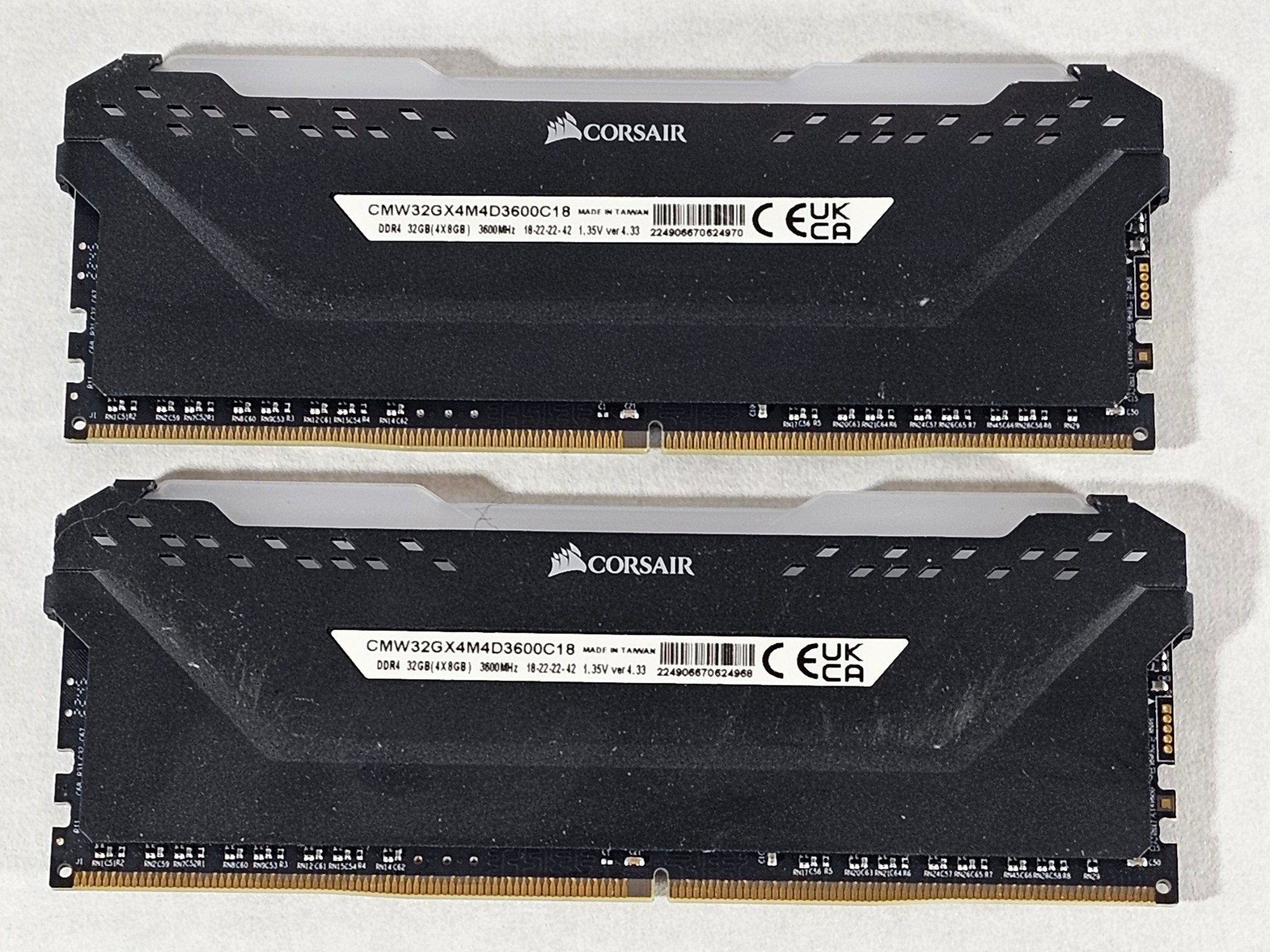 16GB DDR4 (2x8GB) 526 CL18 3600MT/s Corsair Vengeance RGB Pro SL