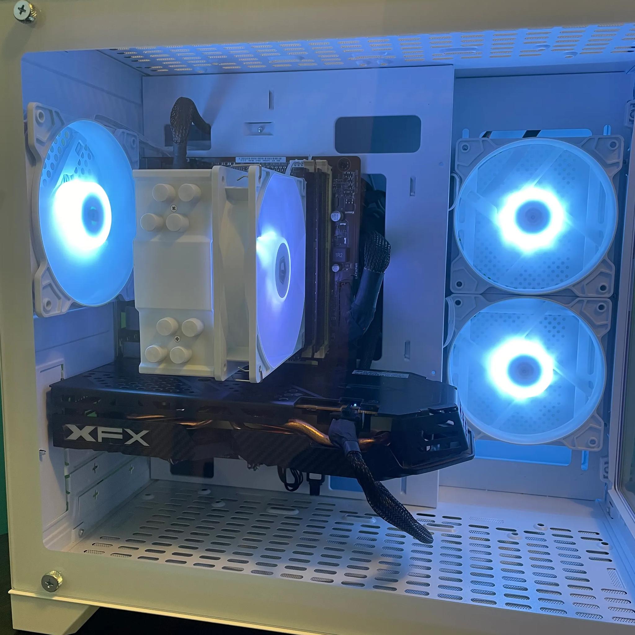 CLEAN White Gaming PC| Intel i5 / Amd RX580 / 8GB / 1TB Win 10 Pro WiFi