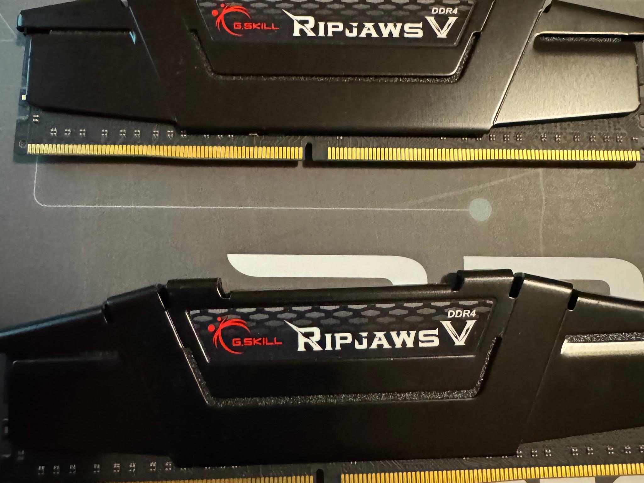 G. SKILL Ripjaws V 16GB (2x 8GB) (DDR4-3600) Memory (F4-3600C18D-16GVK)