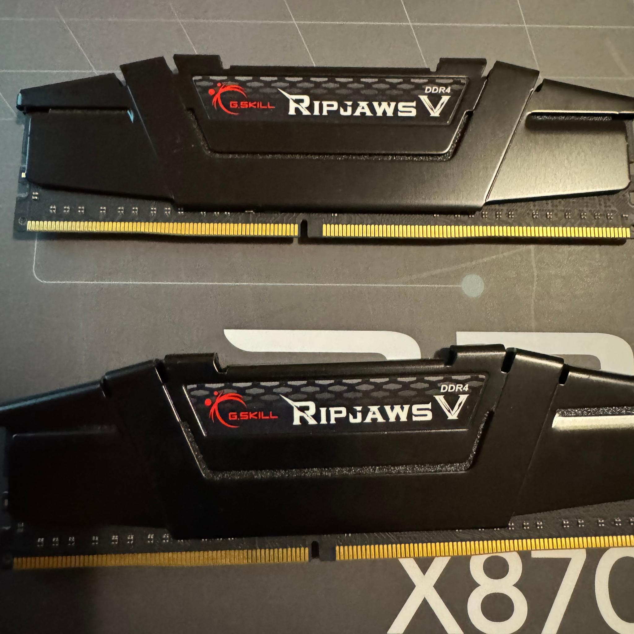 G. SKILL Ripjaws V 16GB (2x 8GB) (DDR4-3600) Memory (F4-3600C18D-16GVK)
