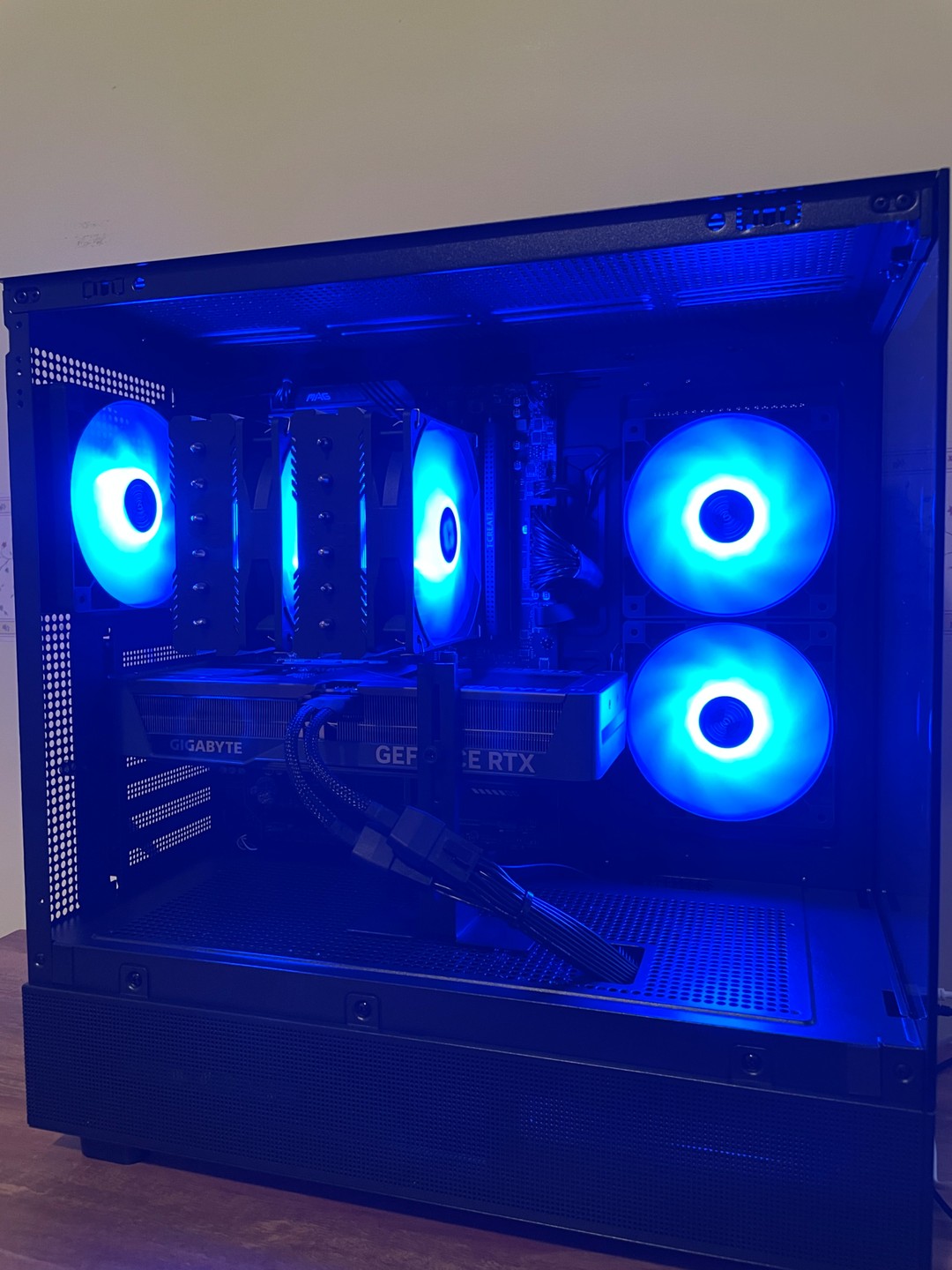 極美品 爆速ゲーミング Ryzen 2700X GTX1080 メモリ16G SSD500G HDD1TB Windows10 ⚡ Ryzen 5 9600X | NVIDIA 5070 | 32GB DDR5 | 2TB NVMe | High FPS