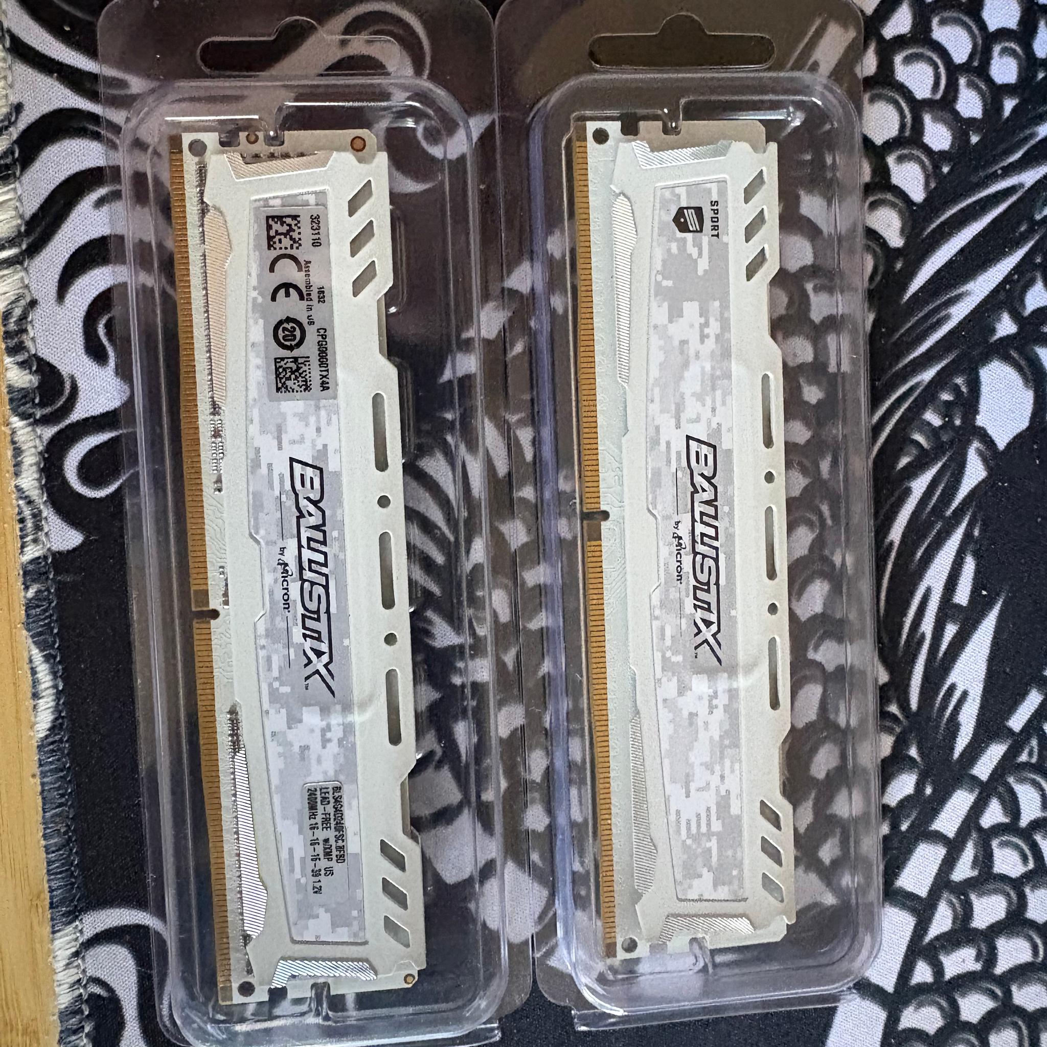Crucial Ballistix Sport LT 8GB (2x4GB) DDR4-2400 CL16 - White