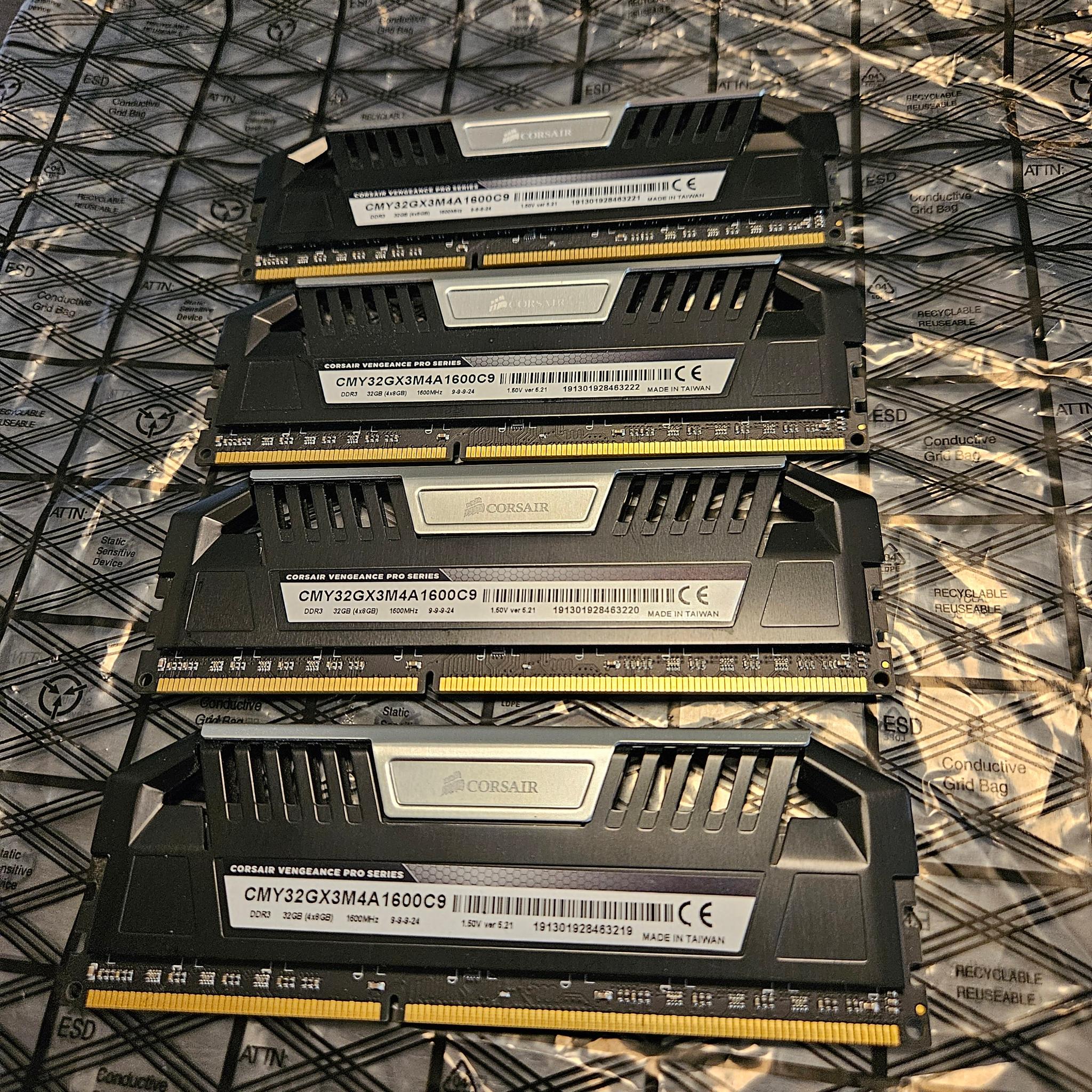 Corsair Vengeance Pro Series DDR3 RAM 32gb 1600