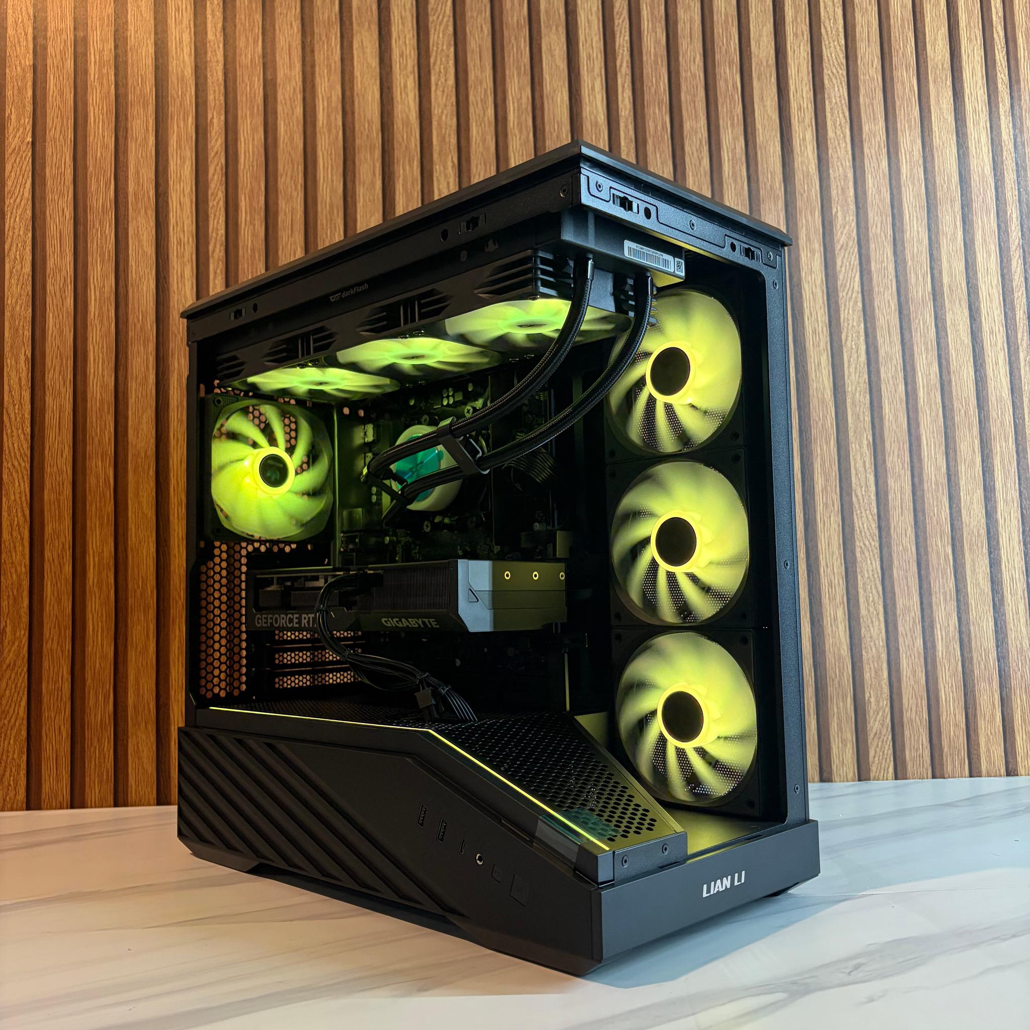 RTX 4070 | RYZEN 5 7600 | 16GB DDR5 | 1TB SSD | 360MM AIO