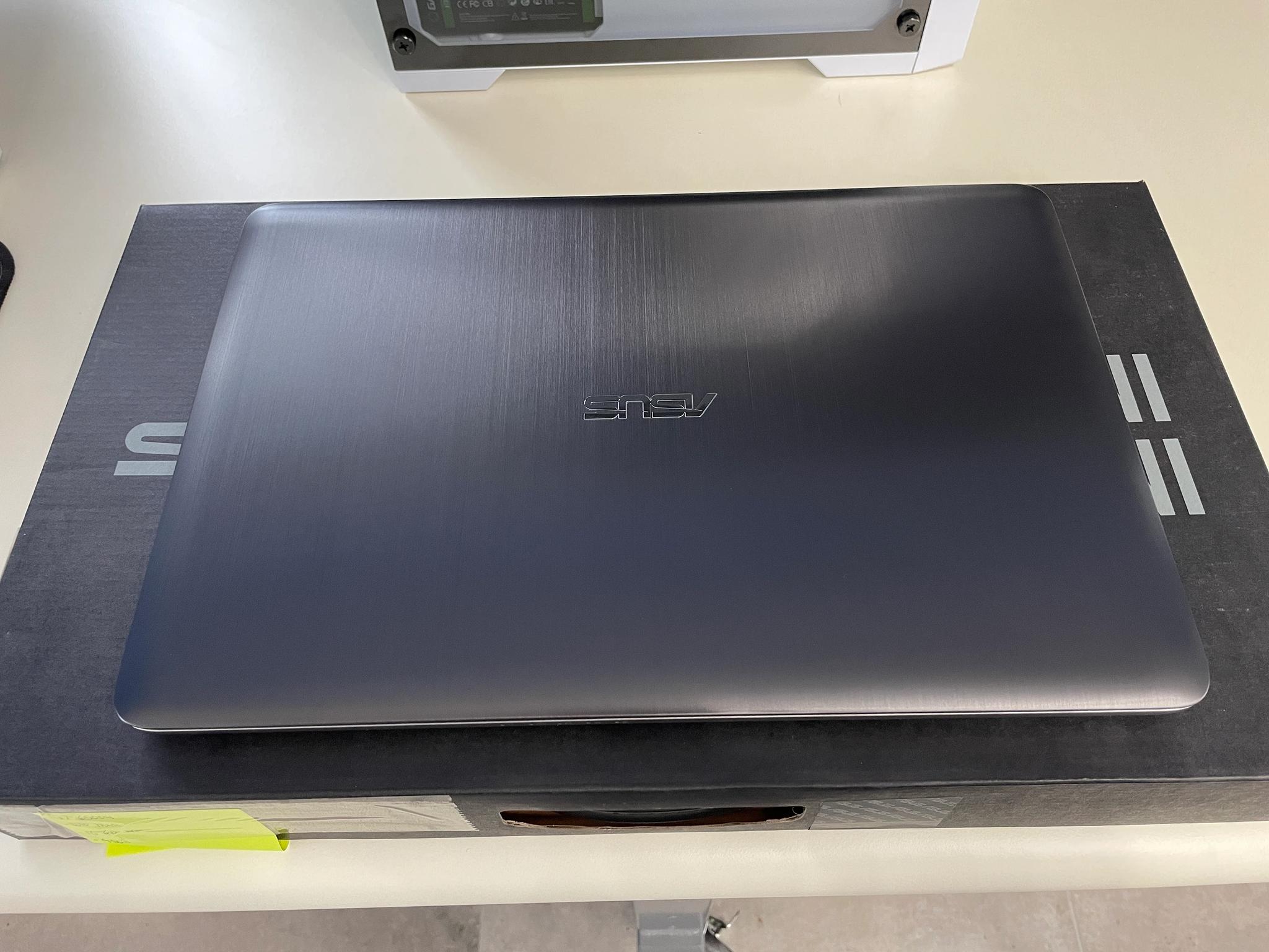 ASUS K501U Gaming Laptop - Core I7 NVIDIA GTX 950m Graphics