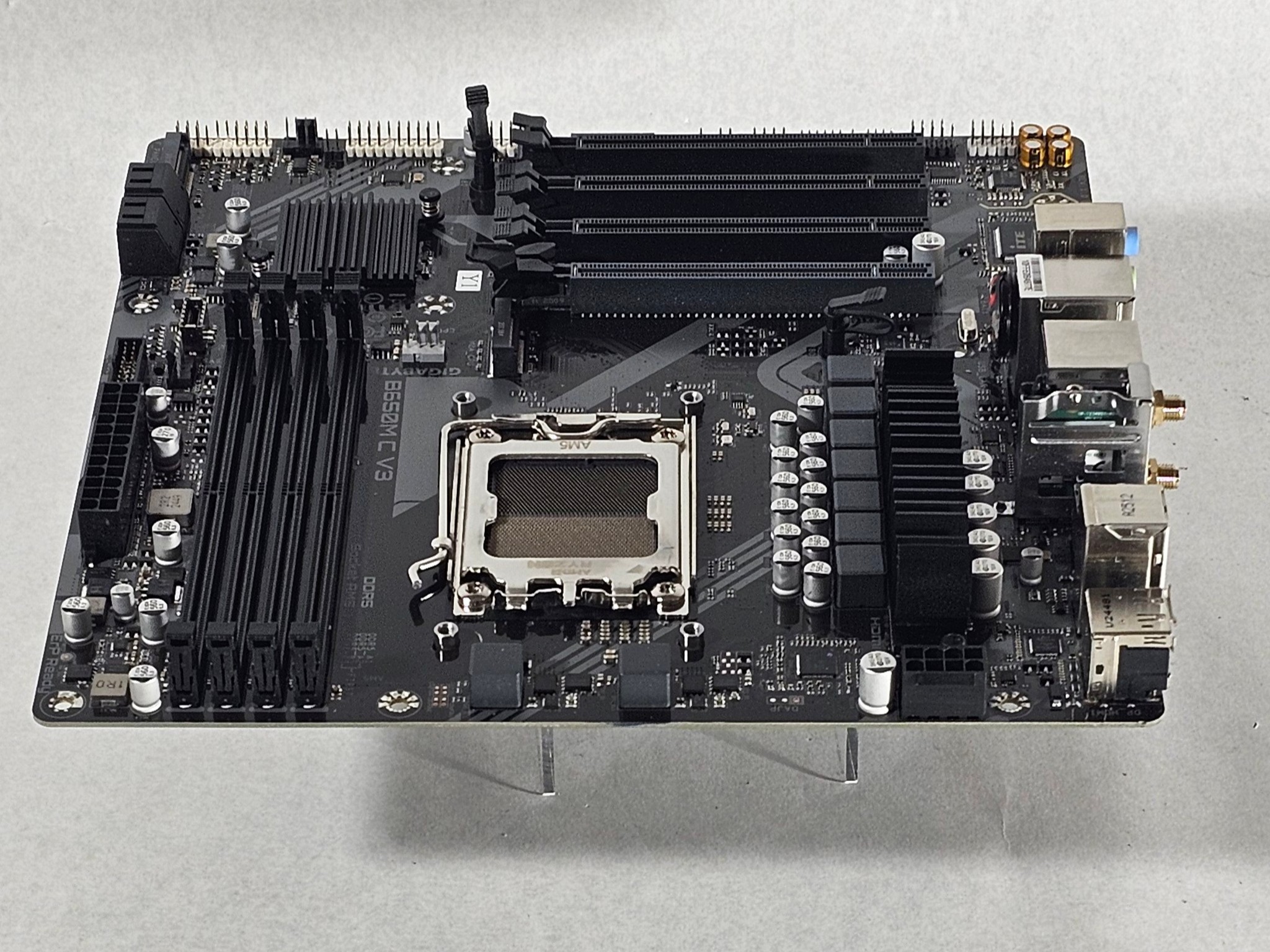 Gigabyte B650M C V3 AMD AM5 DDR5 mATX Motherboard