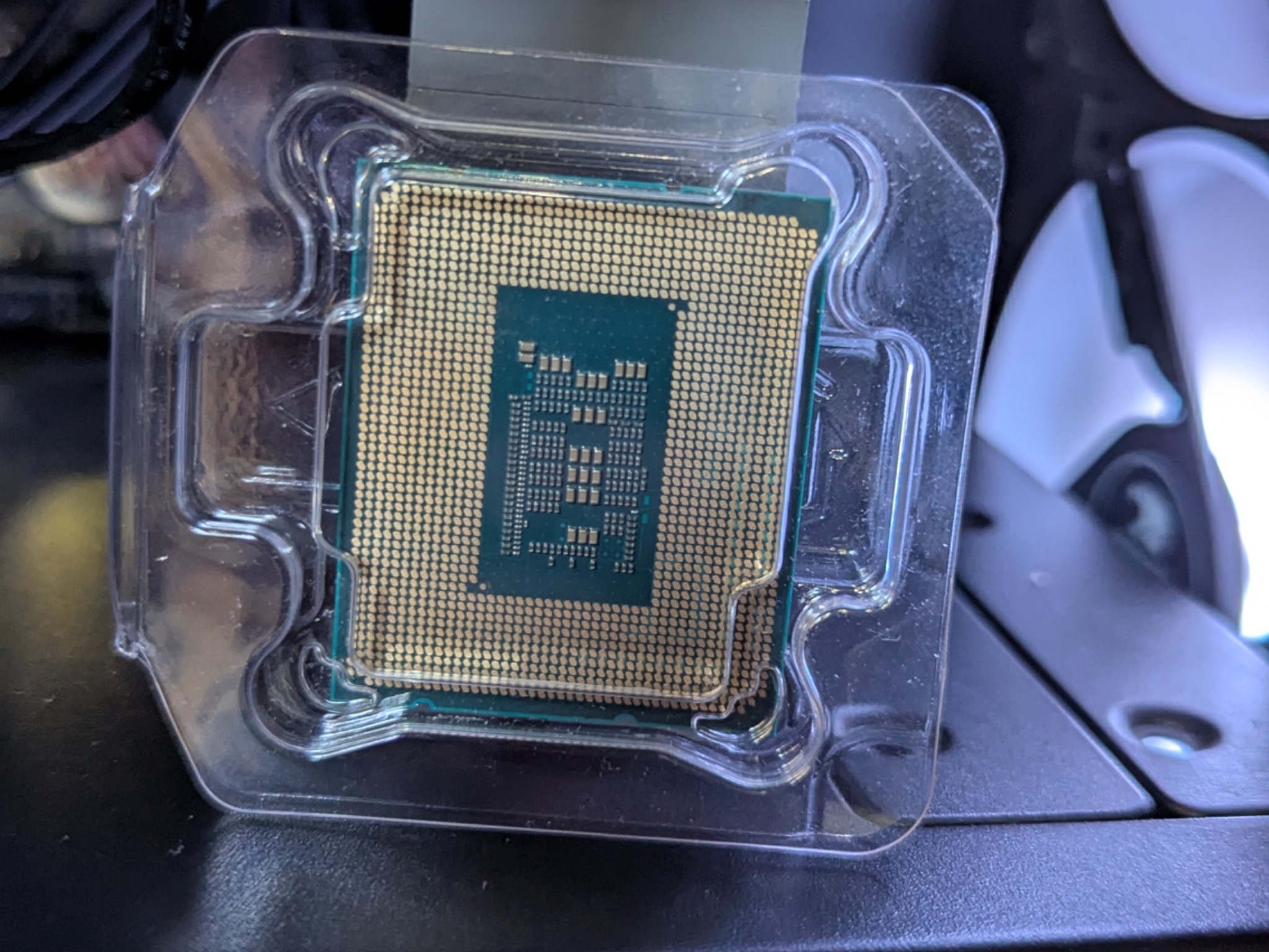 Intel i3 12100f