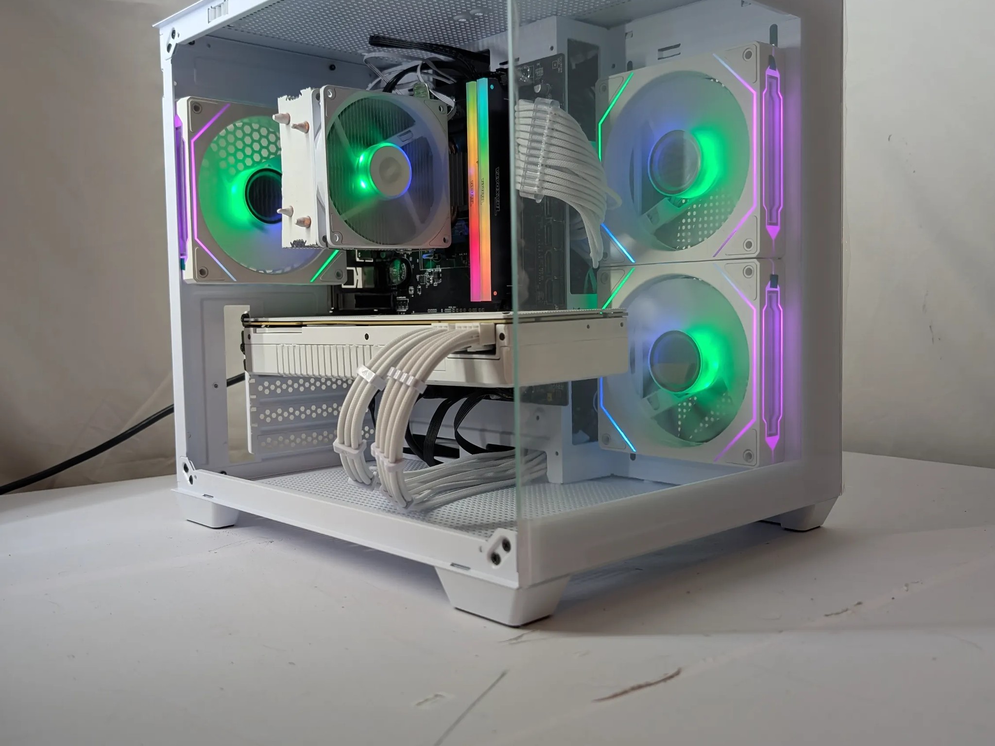 RTX 2080 SUPER | RYZEN 7 3700X | 16GB DDR4 | 500GB NVME