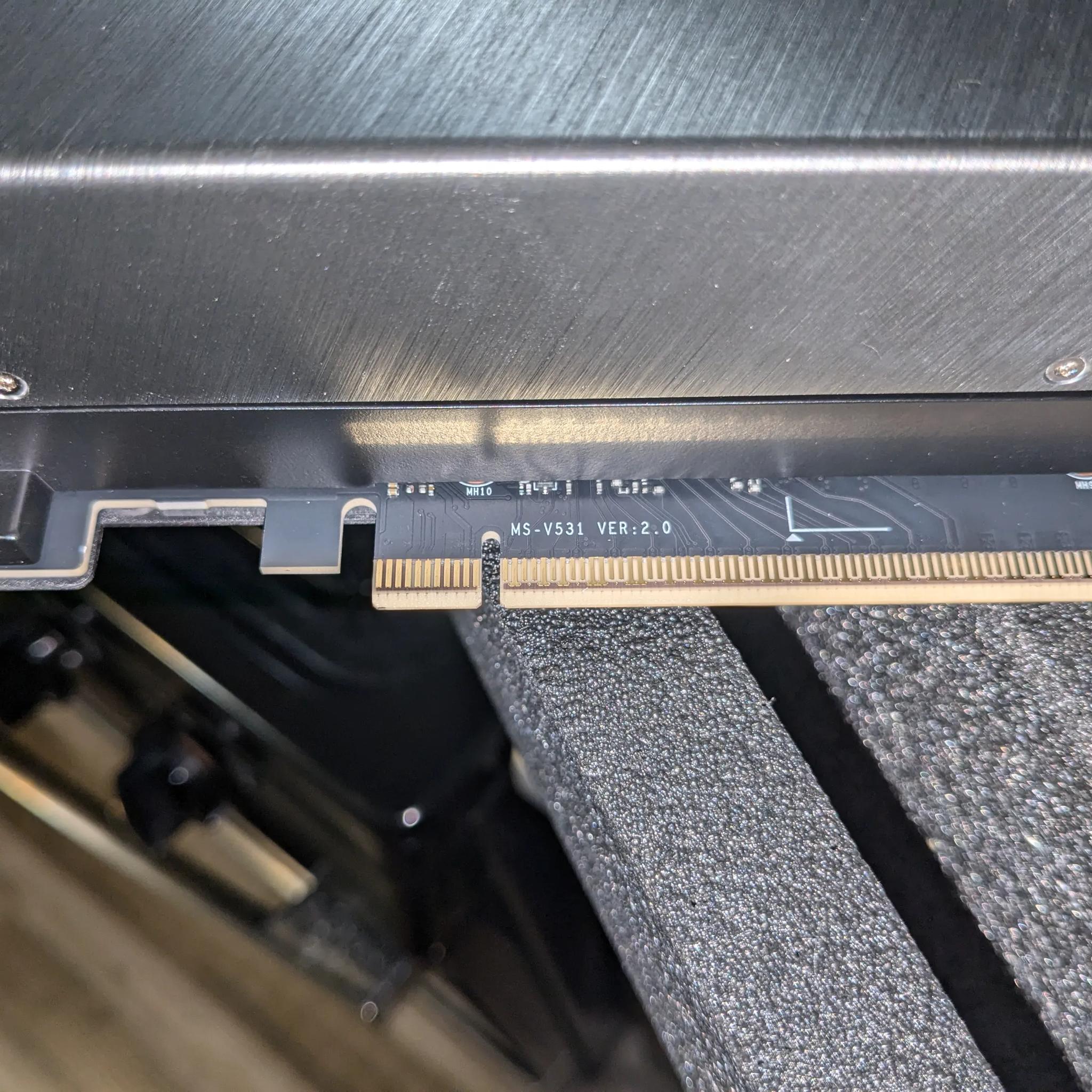 Nvidia RTX 5080 Msi Suprim liquid Soc edition