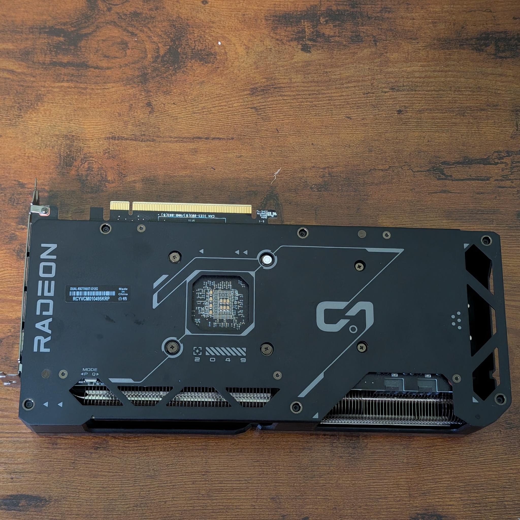 Asus DUAL RX 7700XT 12GB