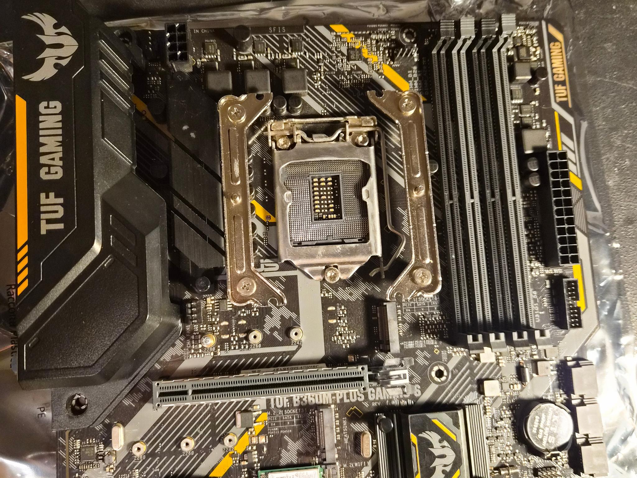 I5-9600k + 1650 super + ASUS B360 matx + 16gb ram + Case