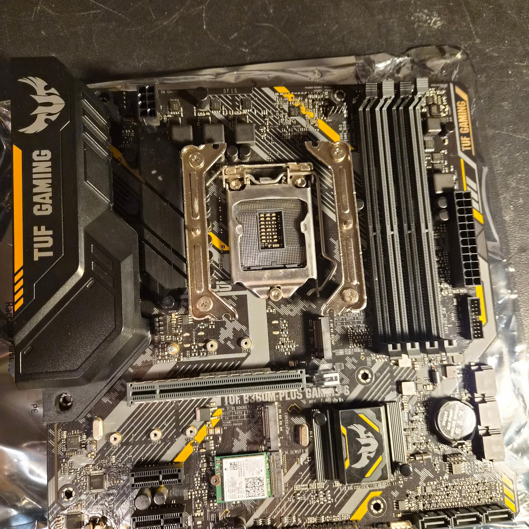 I5-9600k + 1650 super + ASUS B360 matx + 16gb ram + Case