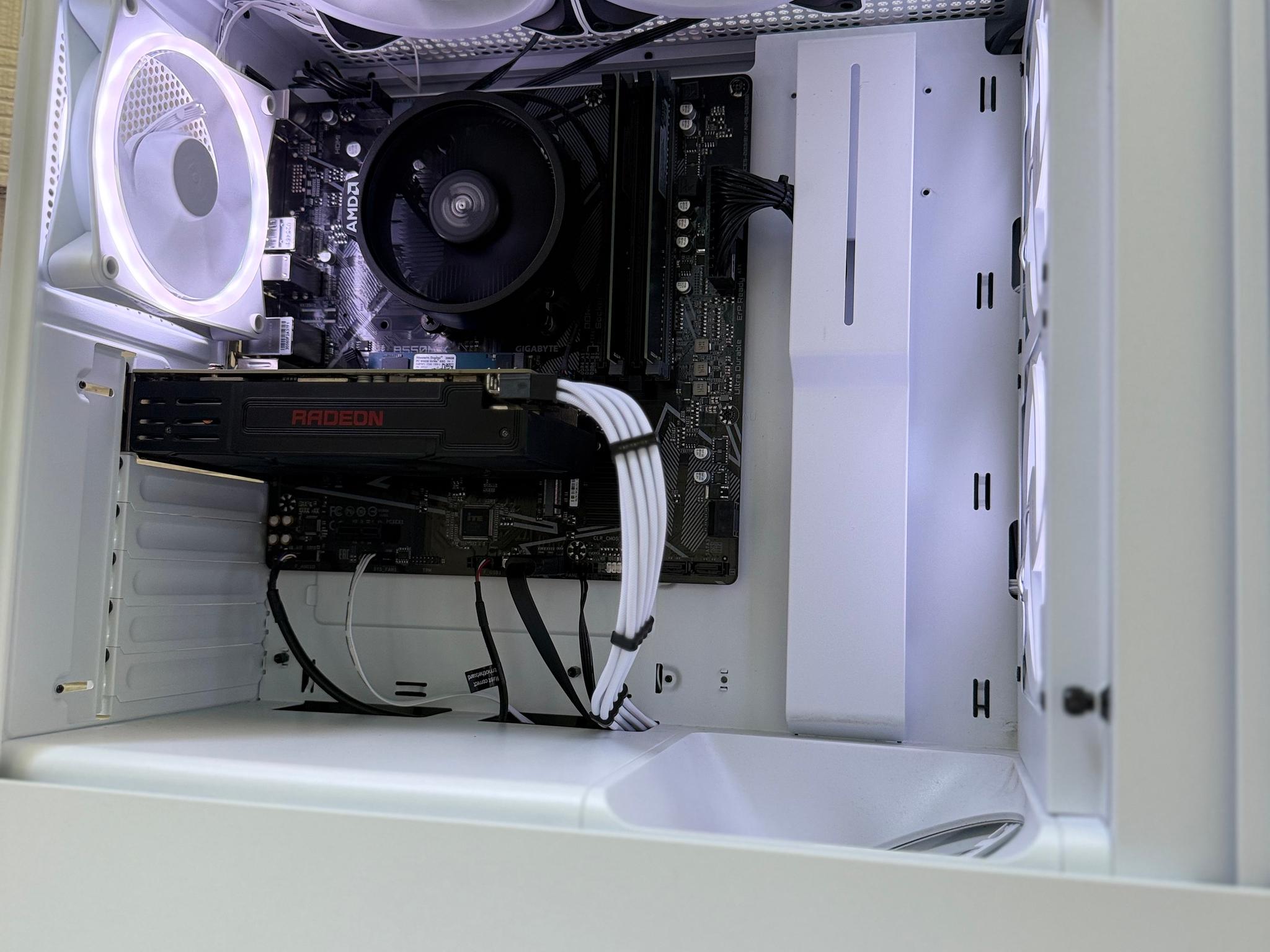 🧊 Icebreaker 🧊 Ryzen 3| Rx 5500 | 16gb DDR4 | 256gb