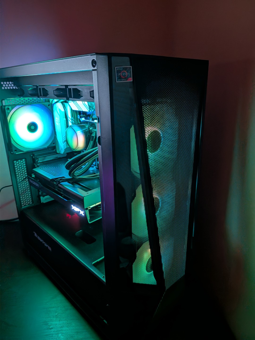 Ryzen 7 5800 XT | Rx 9060 XT 16GB | 32GB | 1TB SSD | 1 TB HDD