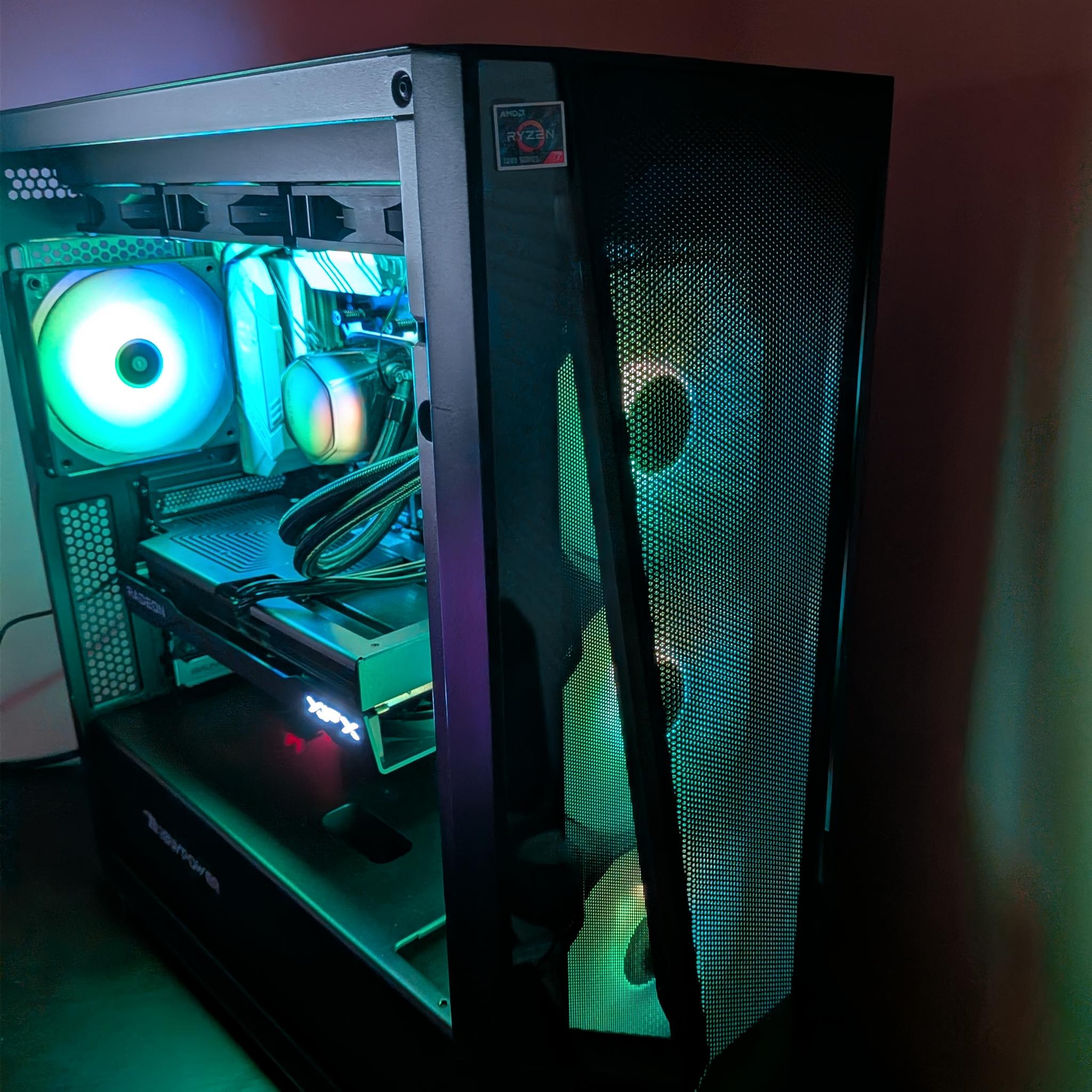 Ryzen 7 5800 XT | Rx 9060 XT 16GB | 32GB | 1TB SSD | 1 TB HDD | Launchbox