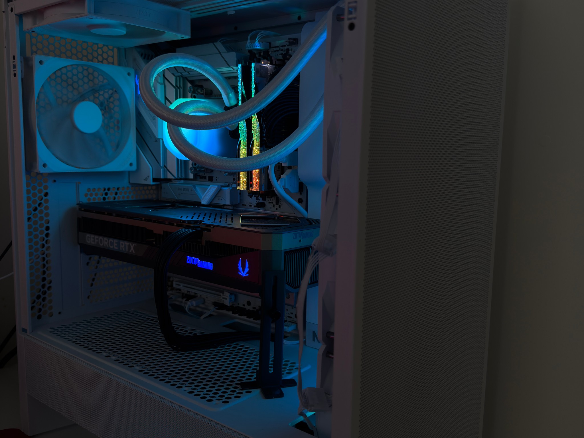 RTX 5080 + Ryzen 7 9800X3D High-End Gaming PC | 32GB DDR5 6000 CL28 Trident Z | NZXT