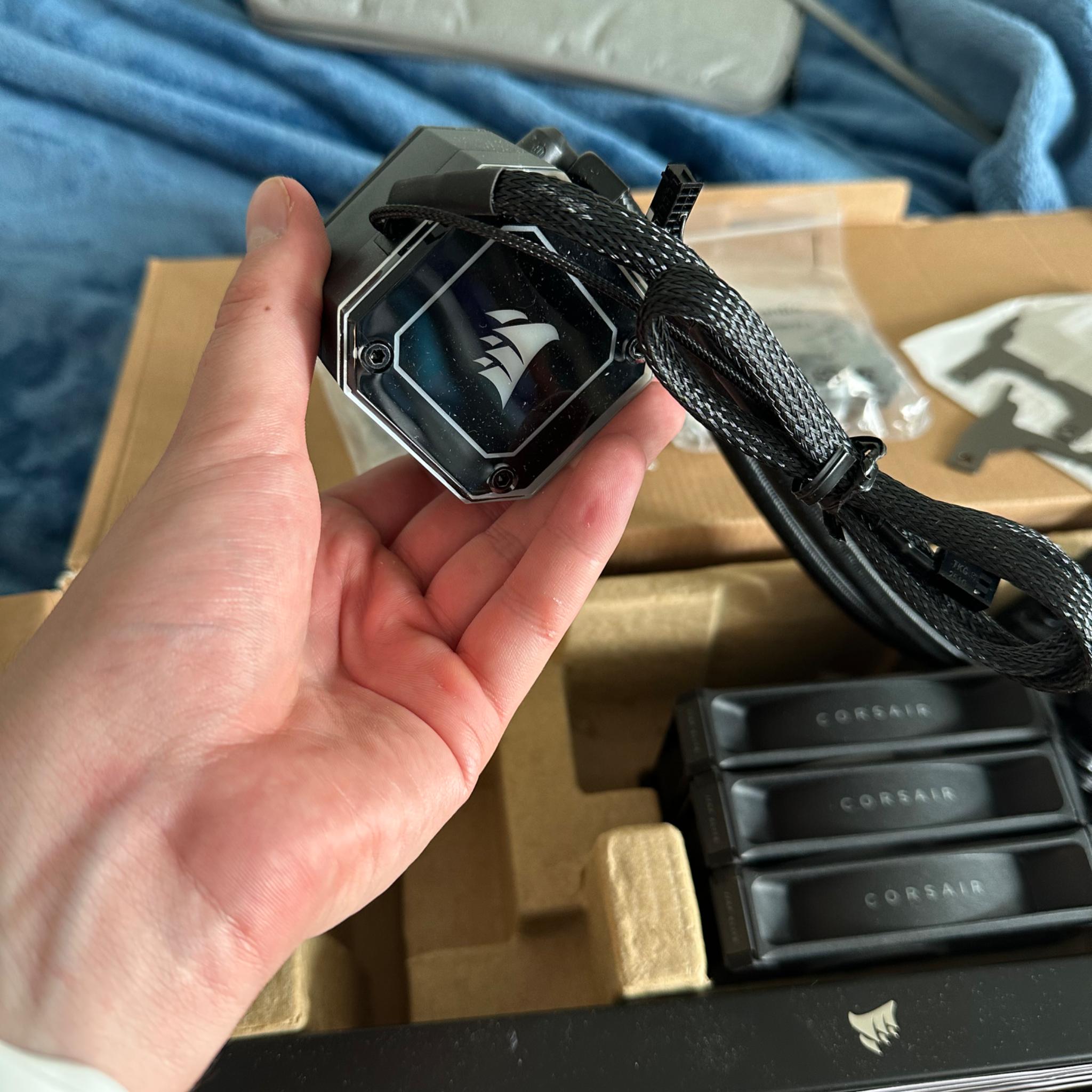 Corsair iCUE H150i Elite CAPELLIX XT Desktop Liquid CPU Cooler - Three AF120 RGB Elite Fans
