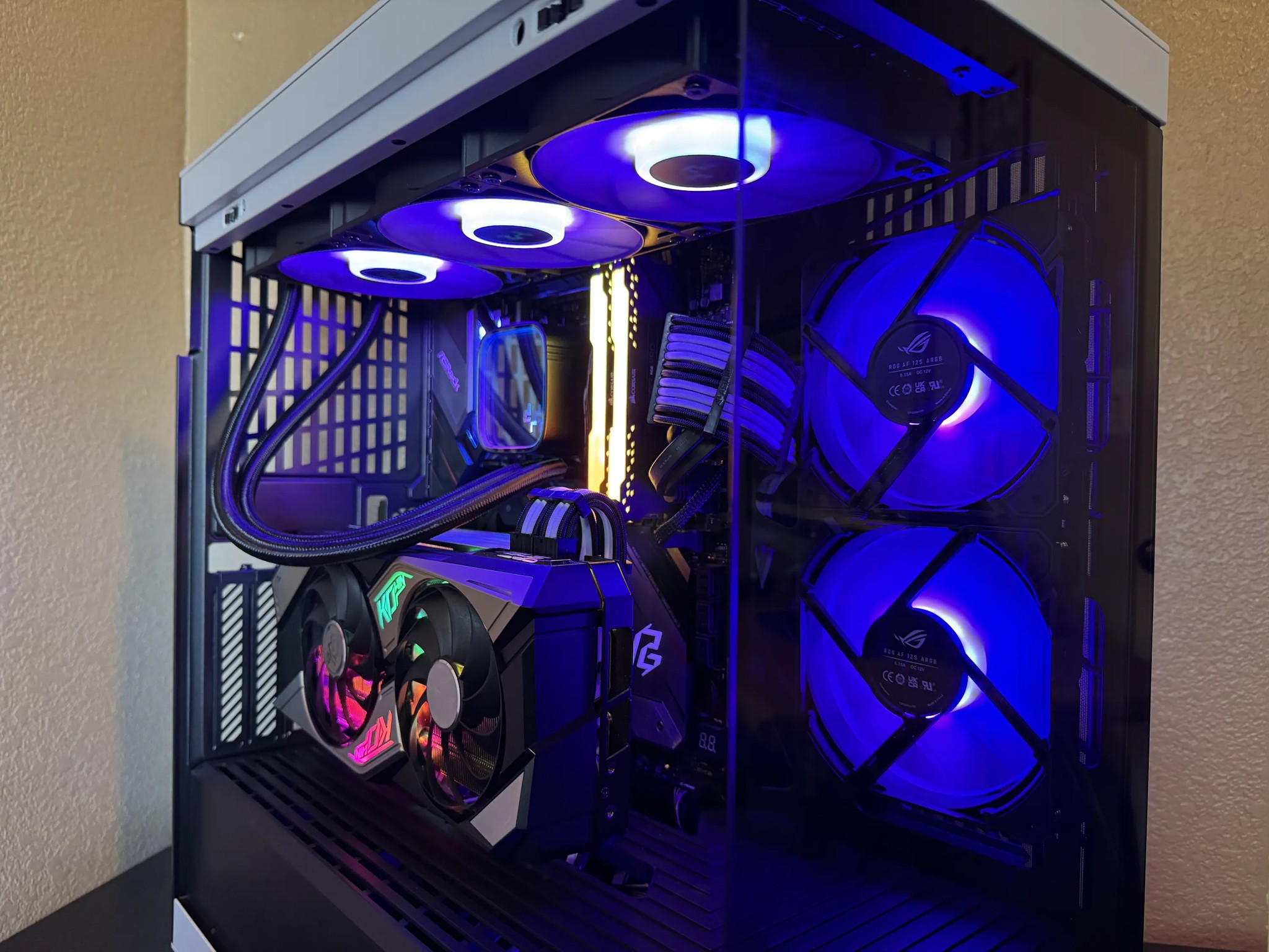 Ryzen 7 5700X | RTX 3070 | 32GB RAM | 2TB M.2 NVME SSD