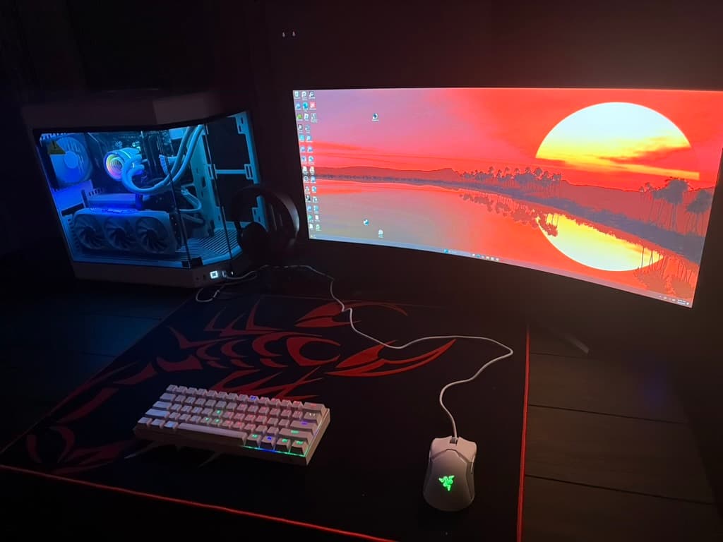 GeForce RTX 4080 Super Custom Gaming PC - Ryzen 9 7950X3D, 32GB RAM