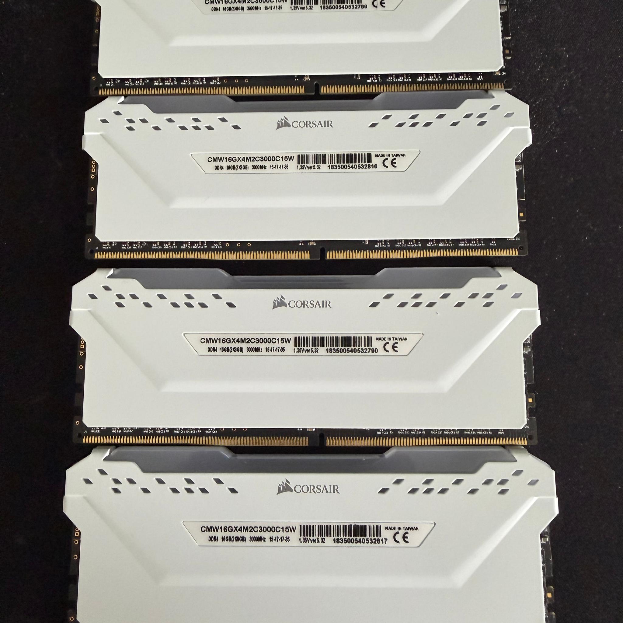 Corsair Vengeance Pro RGB 32GB DDR4 3000MHz