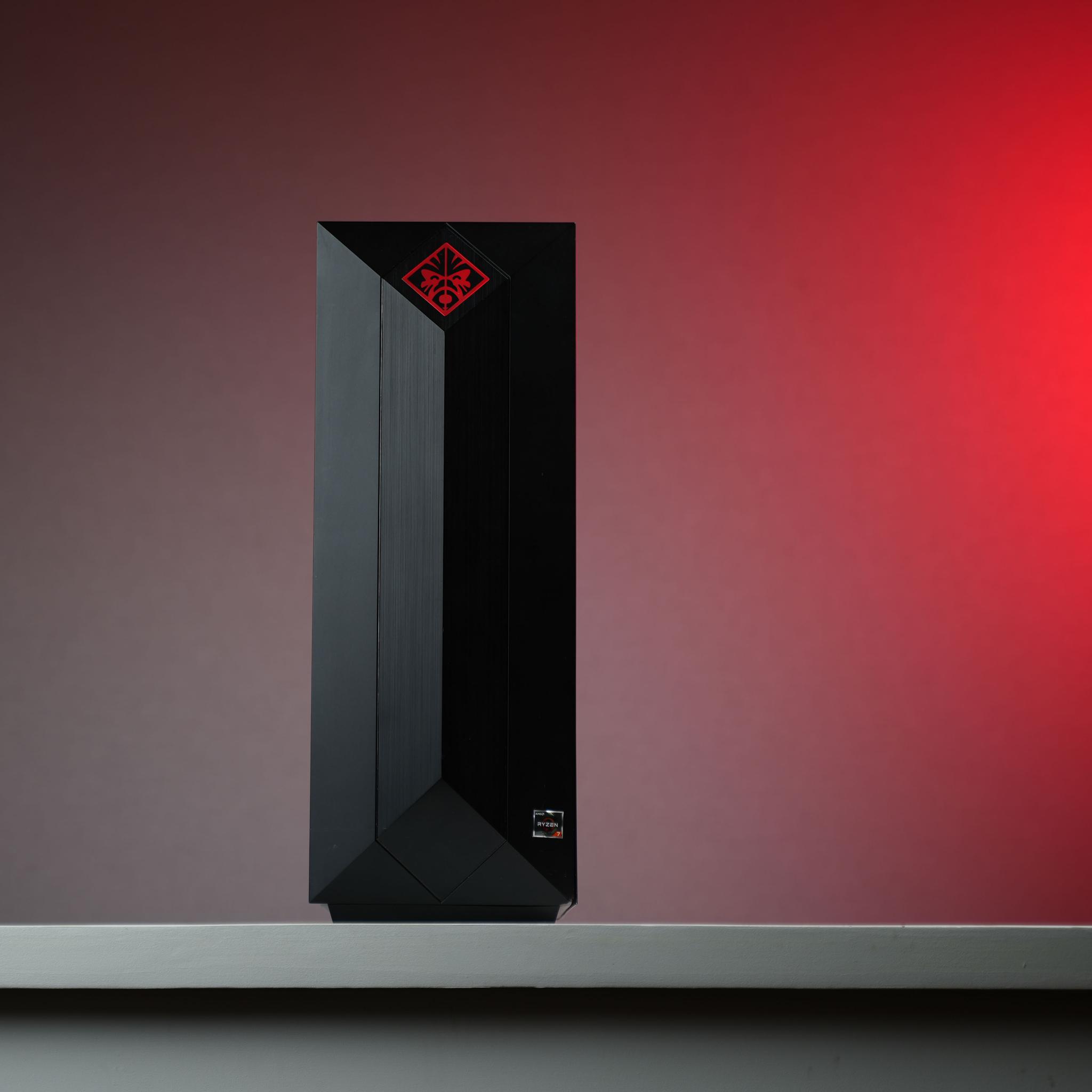 \ LF-00 / RTX 2060 Super Ryzen 7 3700X 16GB 1.3TB Windows 11 Gaming PC Powerhouse