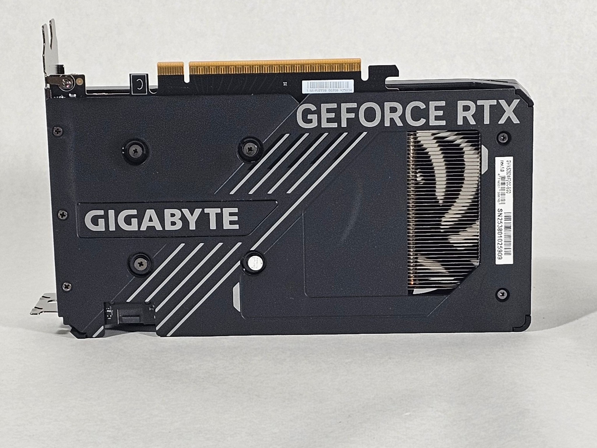 RTX 5050 Gigabyte 8GB