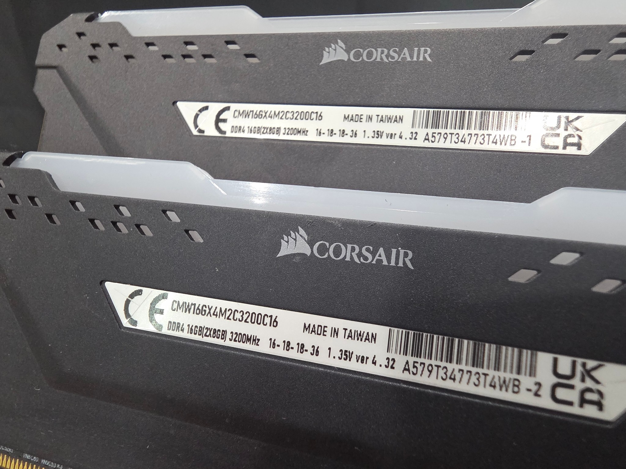 Corsair Vengeance RGB Pro (CMW16GX4M2C3200C16) 16GB DDR4