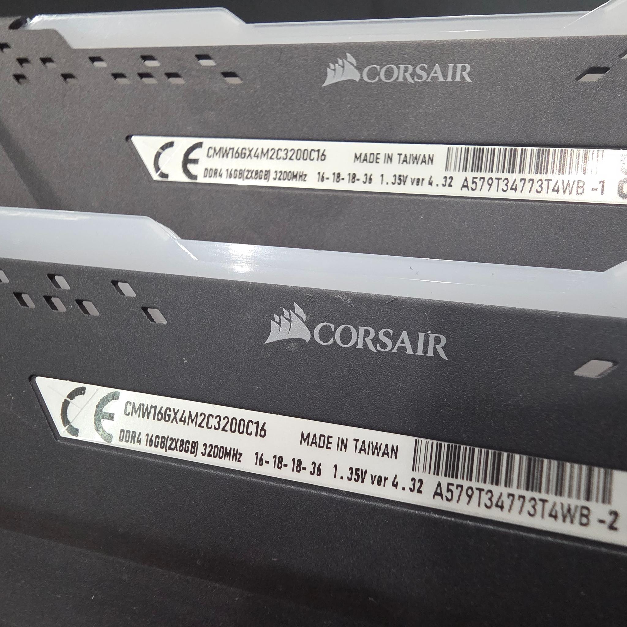 Corsair Vengeance RGB Pro (CMW16GX4M2C3200C16) 16GB DDR4