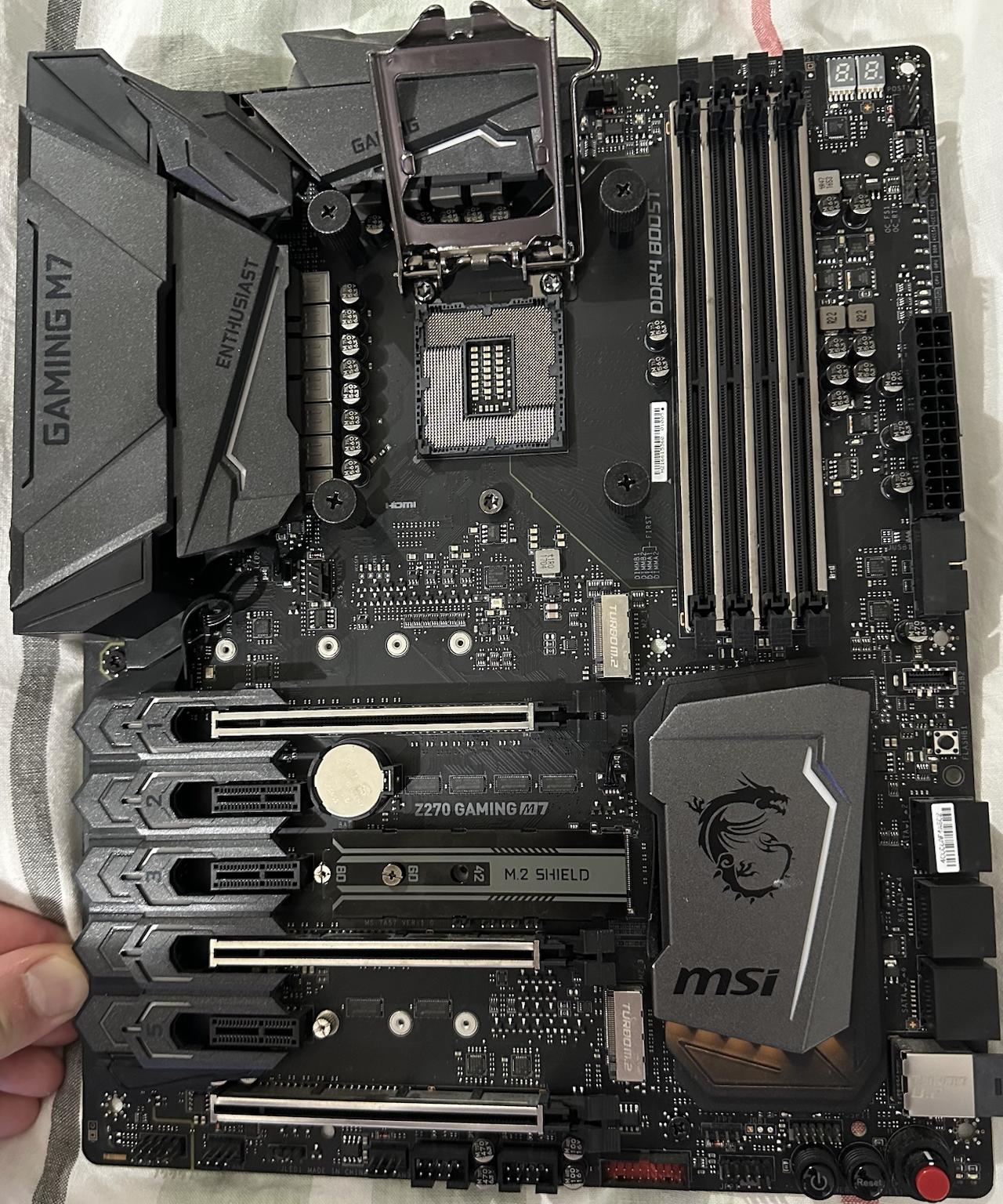 MSI Z270 Gaming M7 + i7-7700K
