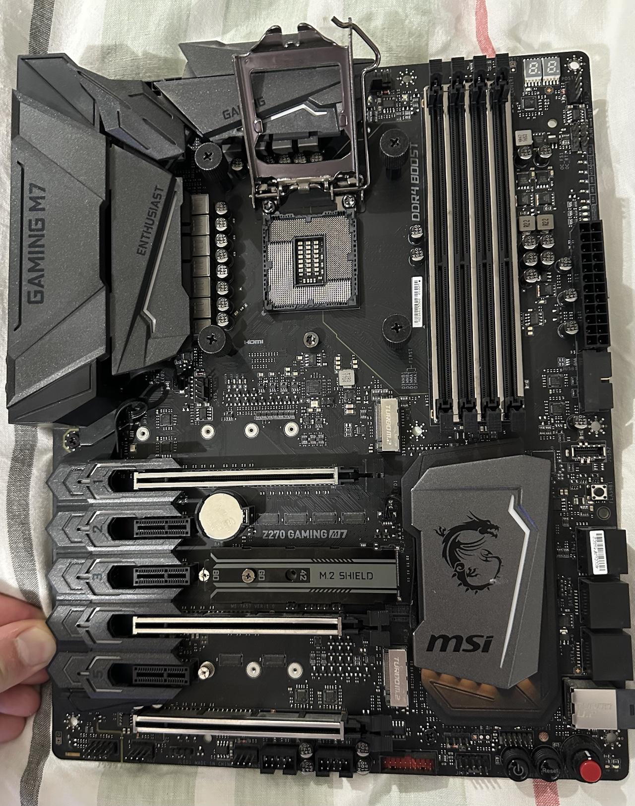 MSI Z270 Gaming M7 + i7-7700K