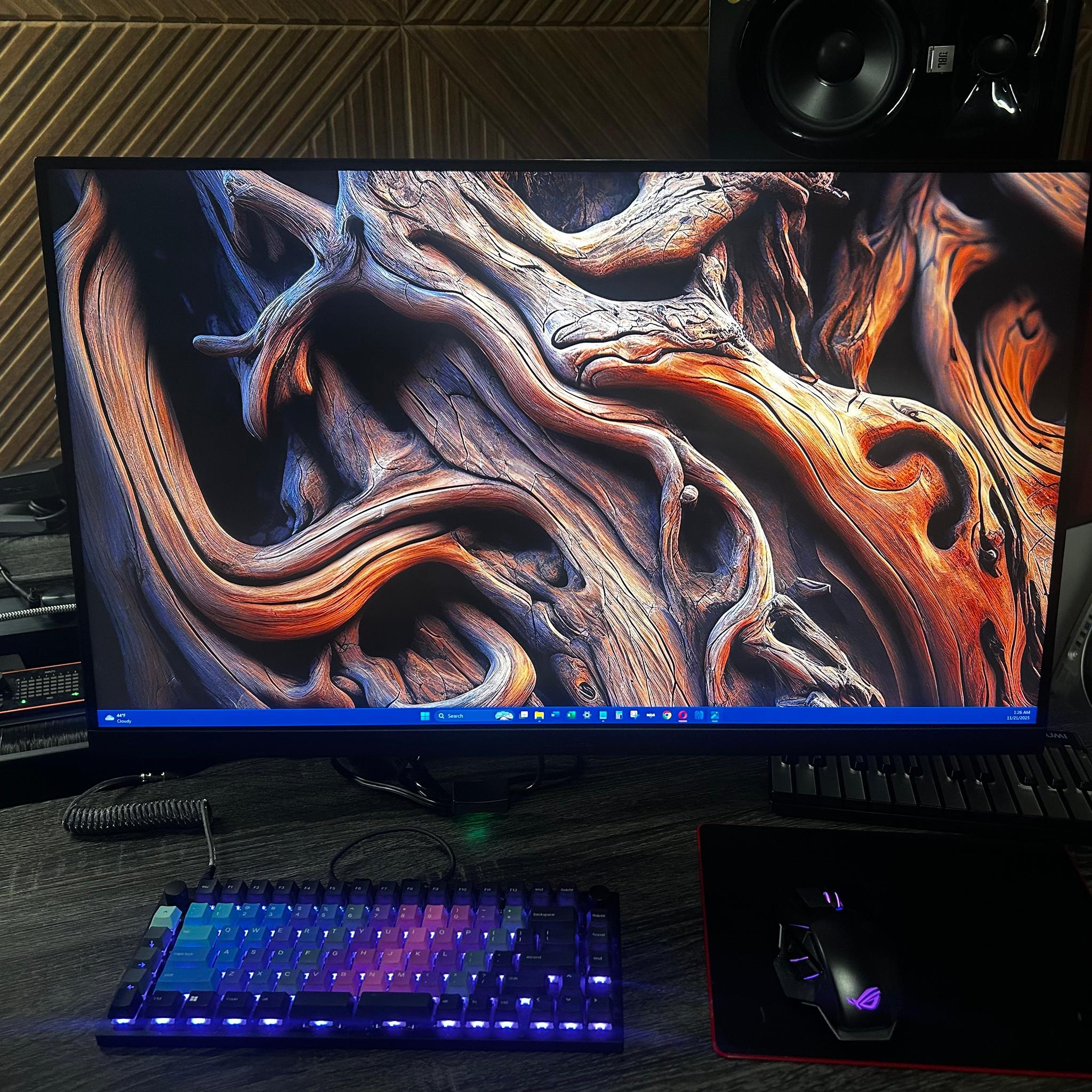 LG-UltraGear 32” (144hz) 4K (3840x2160) Gaming Monitor with NVIDIA® G-SYNC® Compatible