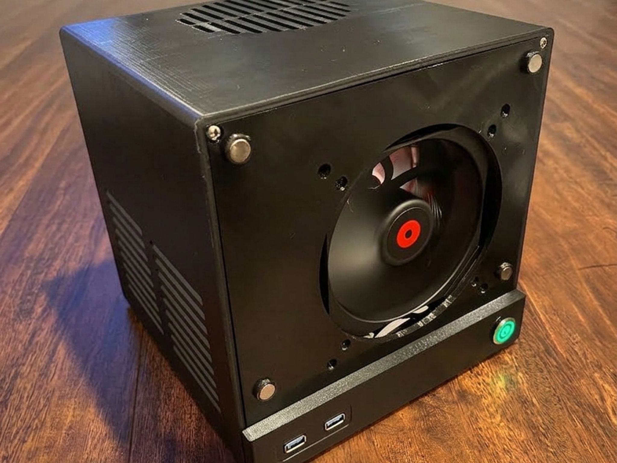 SteamBox - 9060XT Ryzen 8400F - Custom Faceplates - Get the experience!