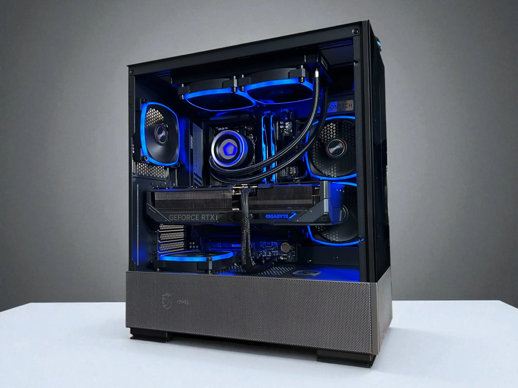 RTX 5090 | Ryzen 7 9800X3D | 64GB DDR5 6200MT/s | 4TB NVMe | The Crusader Elite