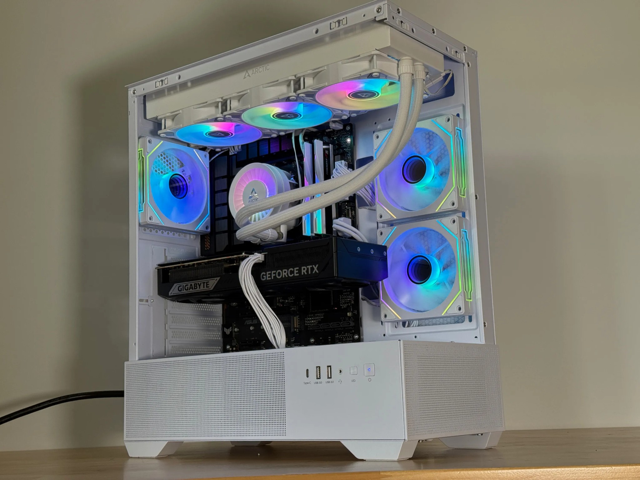 RTX 5070TI ryzen 7 7700x Gaming PC