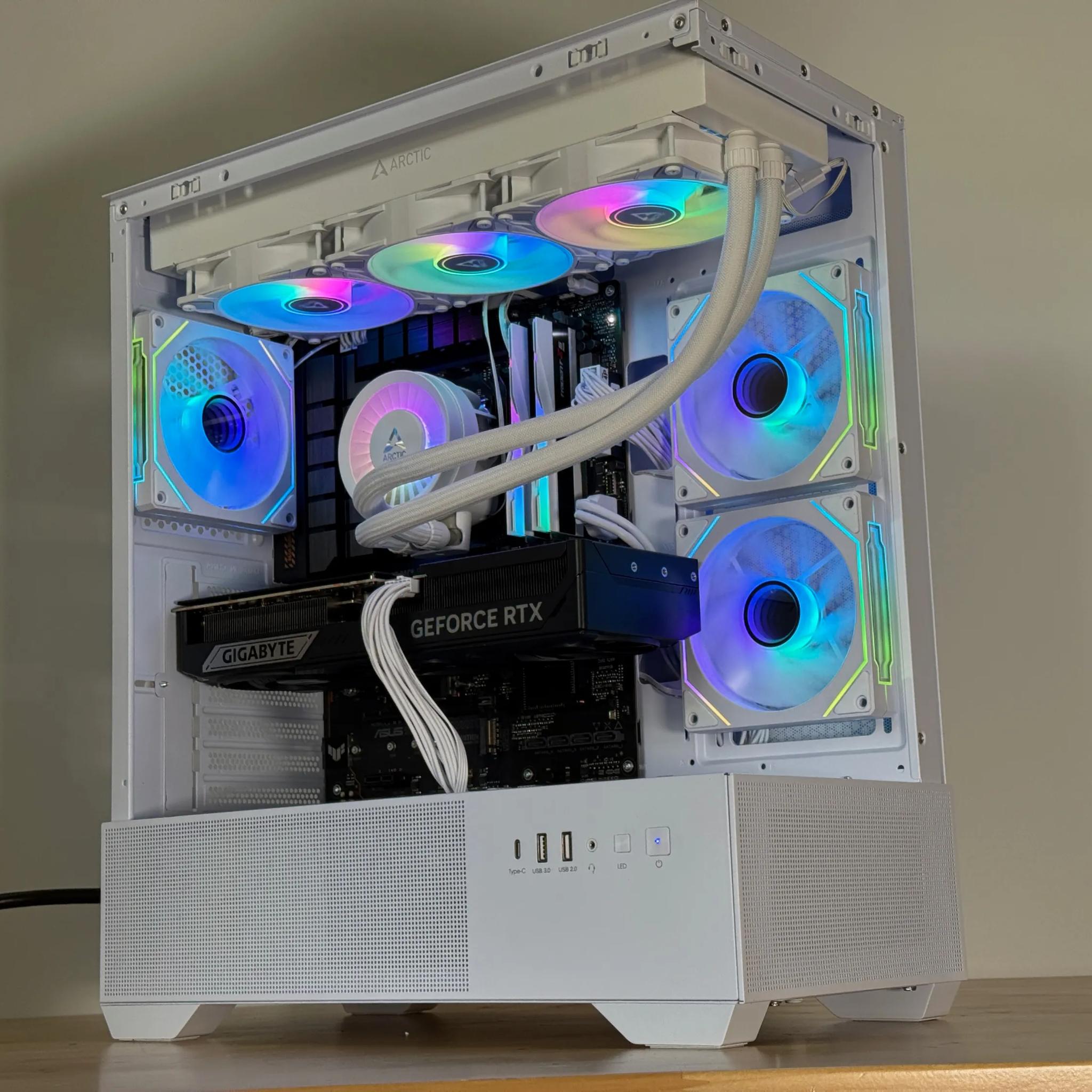 RTX 5070TI ryzen 7 7700x Gaming PC